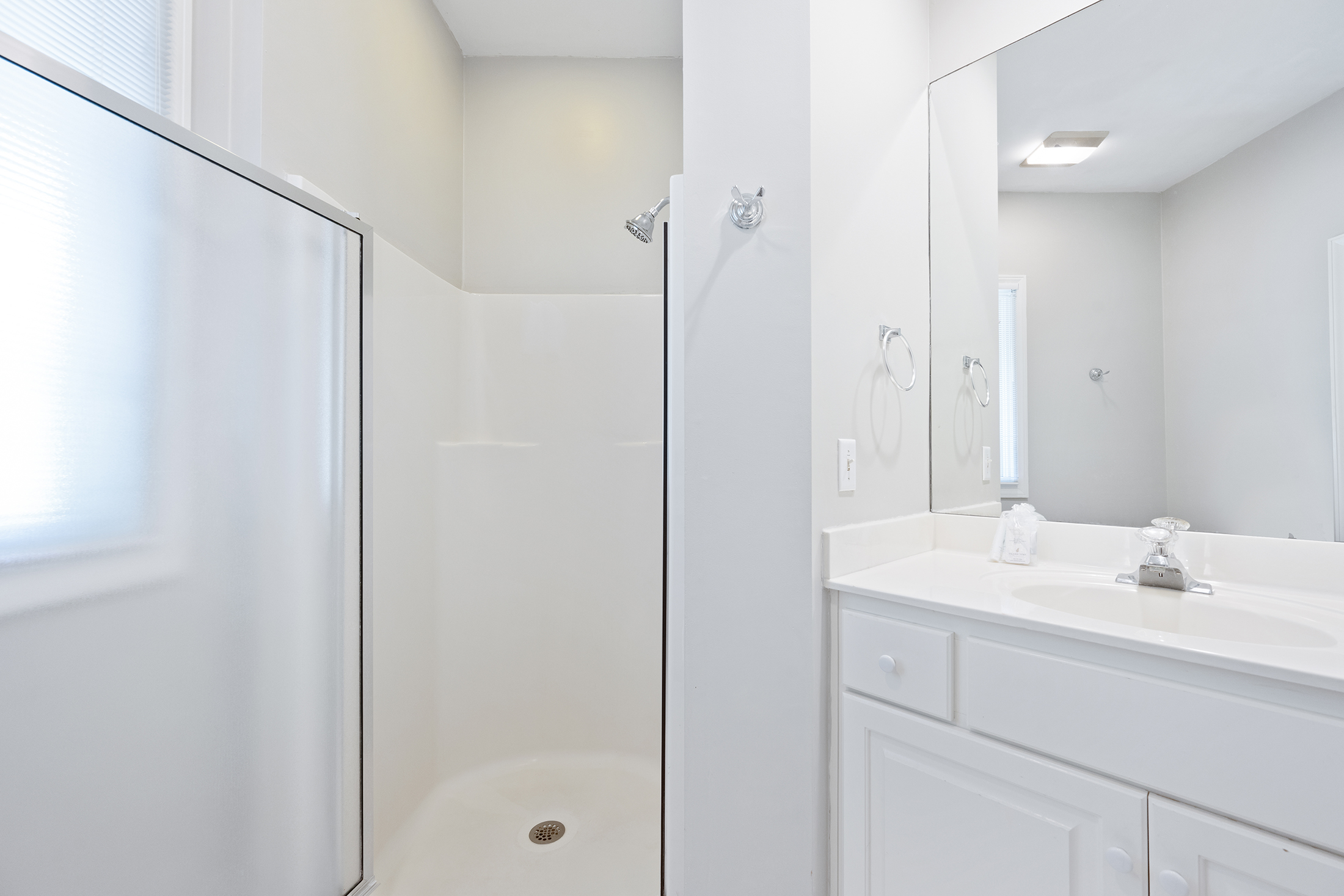 3 Cartgate | Bedroom 3 full bathroom