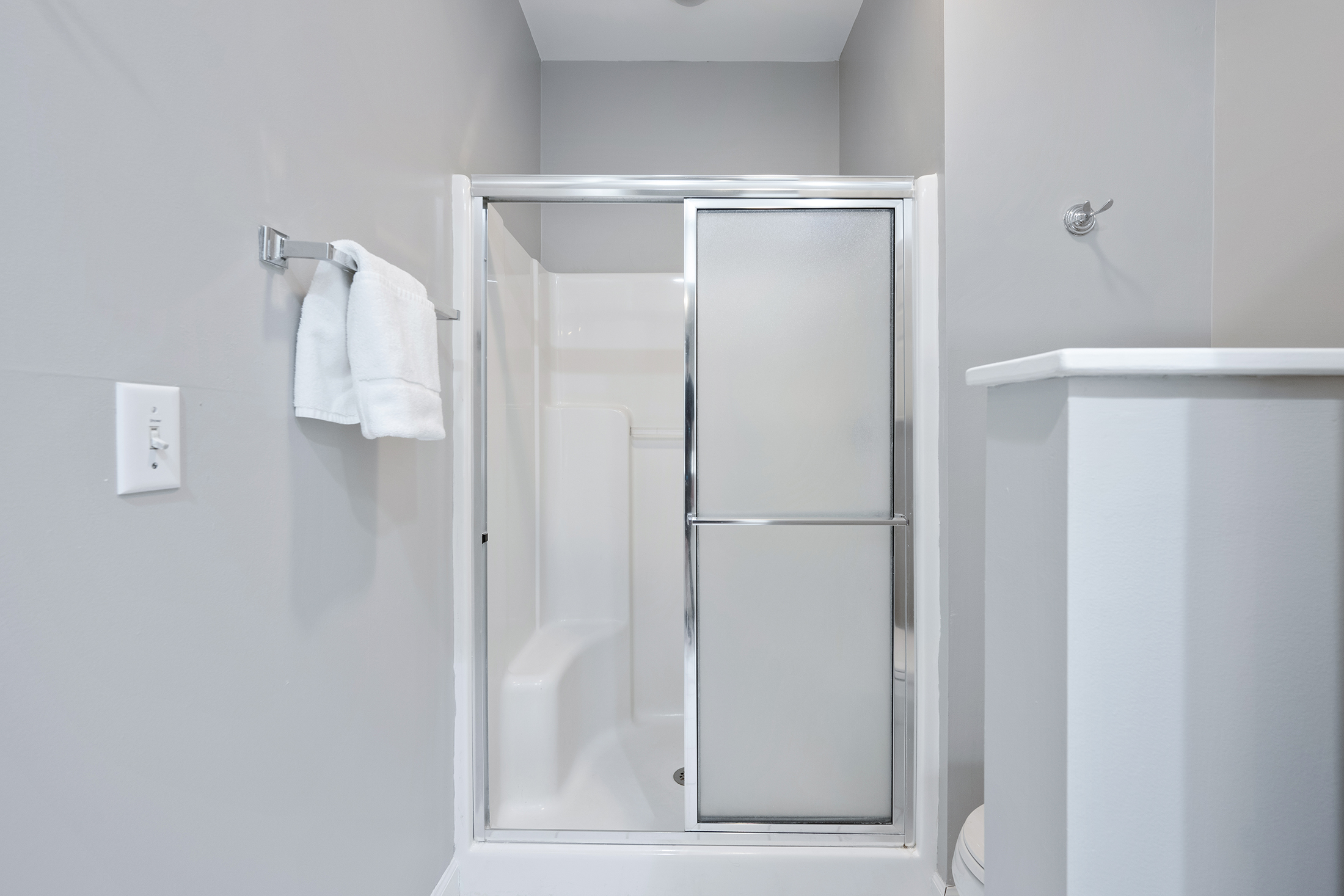 3 Cartgate | Bedroom 2 full bathroom