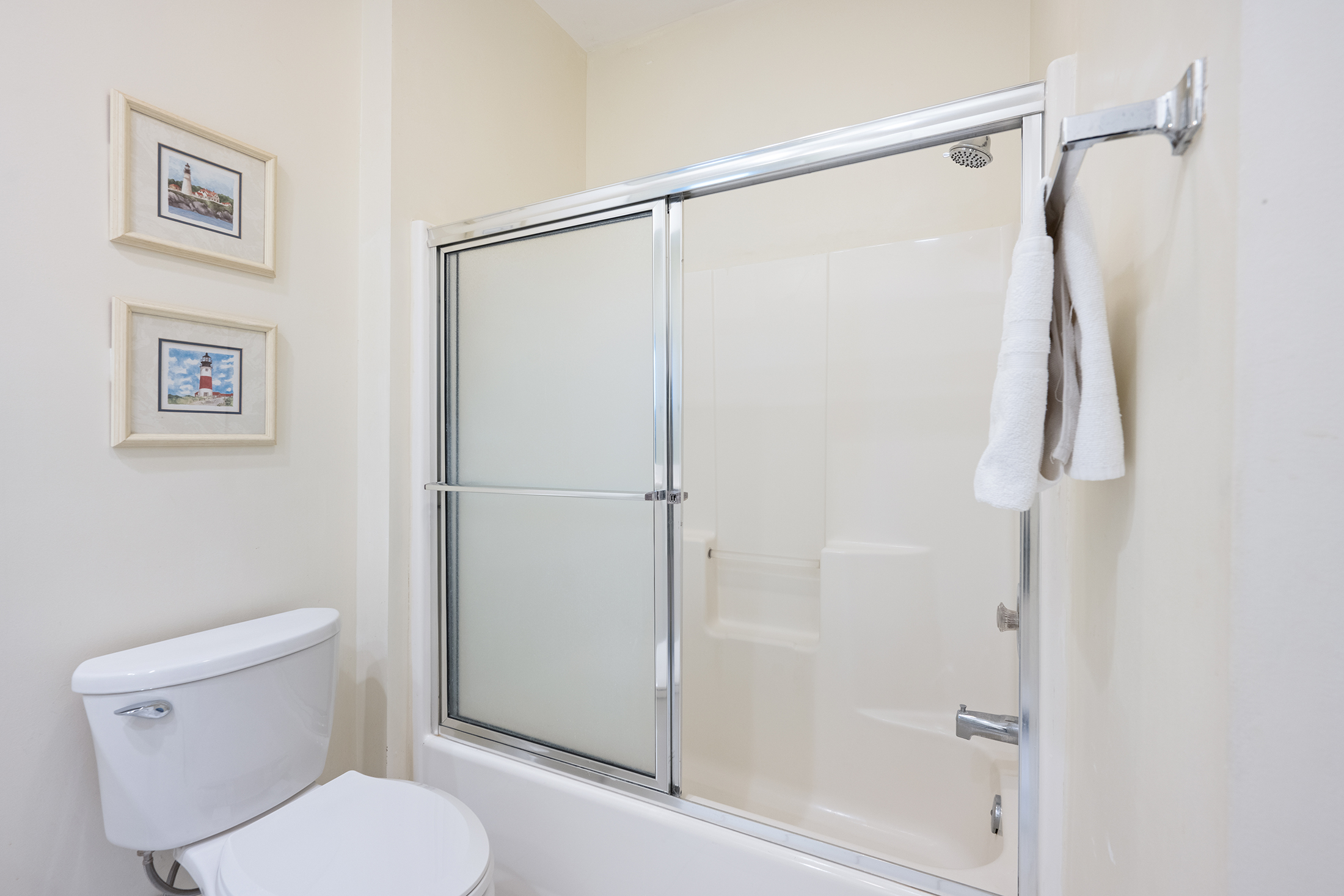 3 Cartgate | Bedroom 4 full bathroom