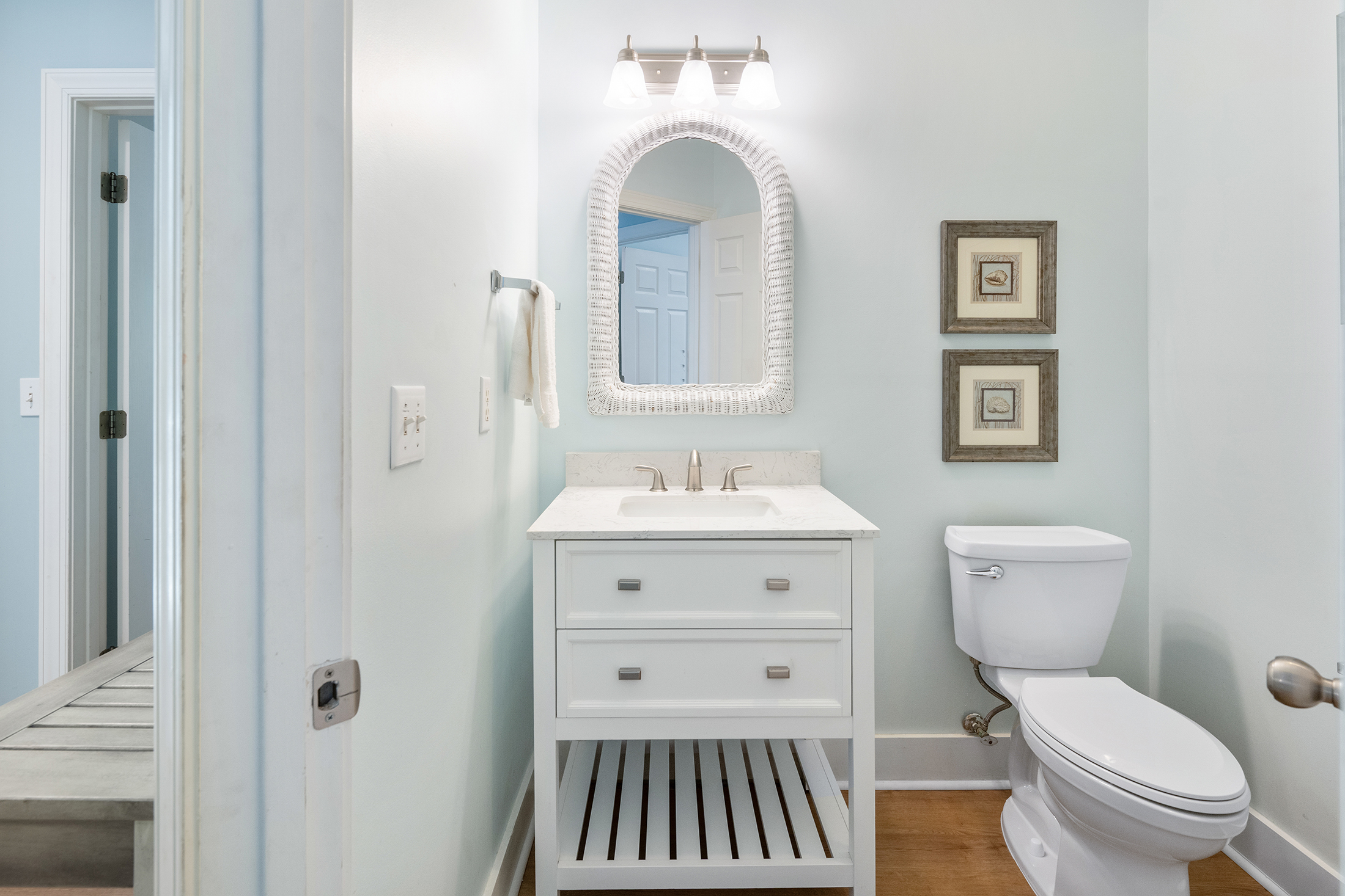 3 Cartgate | Convenient first floor half bathroom