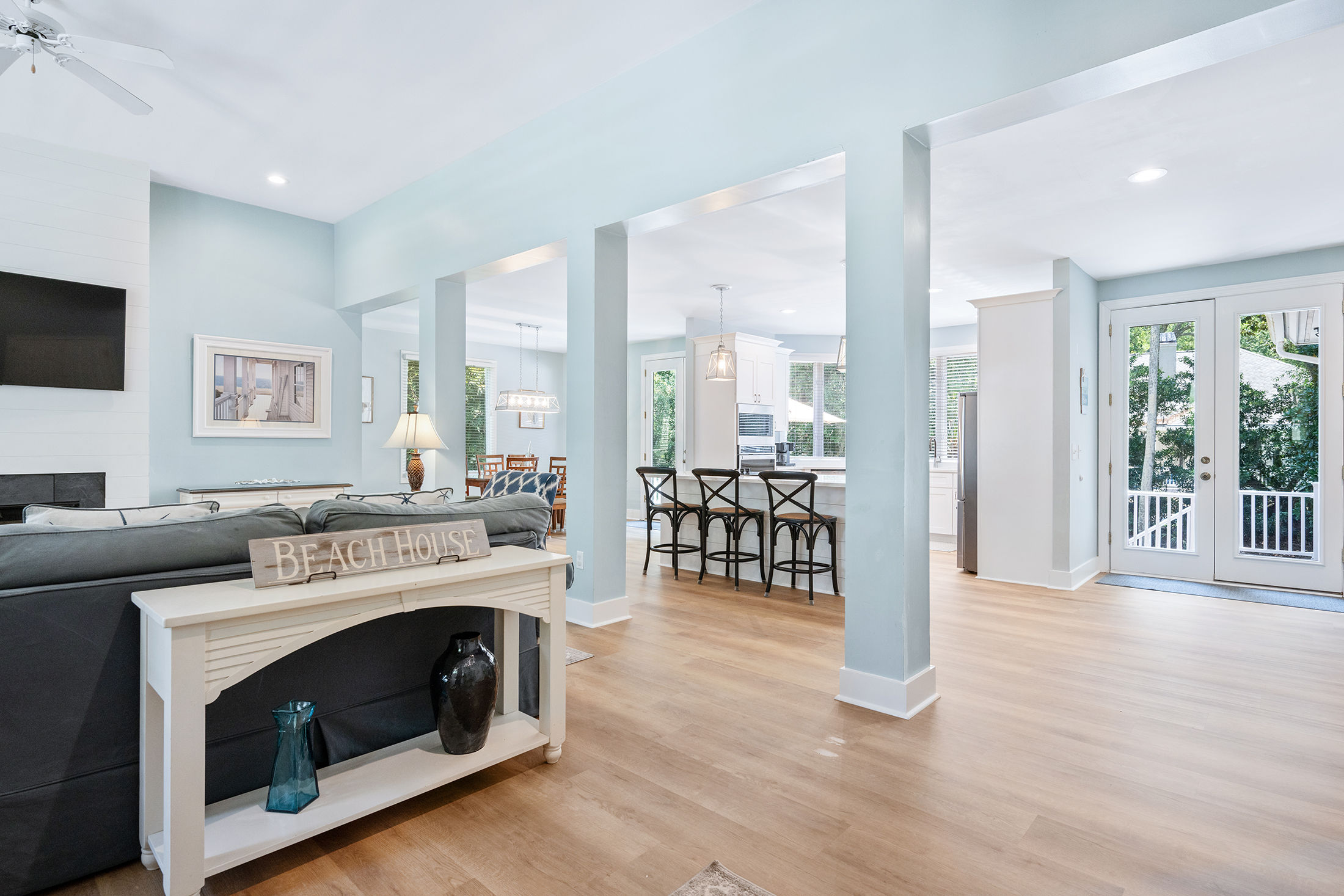 3 Cartgate | Updated living and Kitchen space