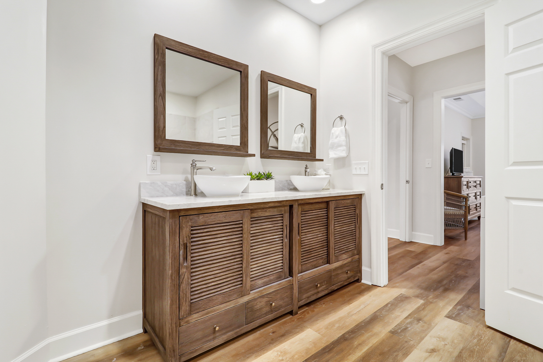 8110 Wendover Dunes | Bedroom 1 Full Bathroom