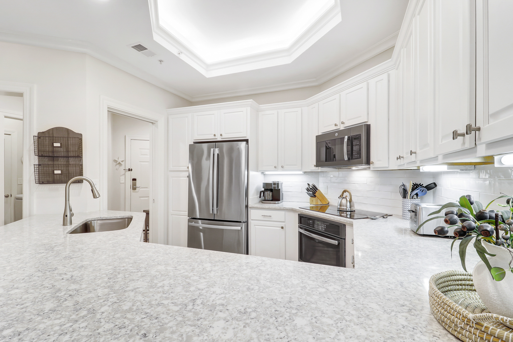 8110 Wendover Dunes | Bright and Spacious Kitchen