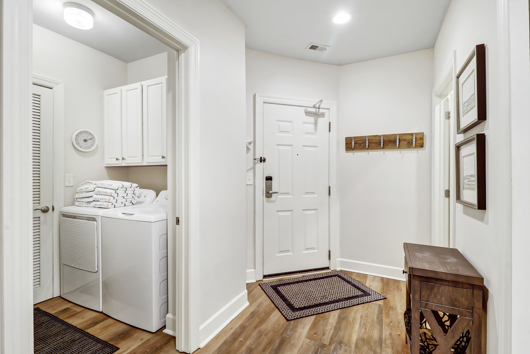 8110 Wendover Dunes | Welcoming Front Entryway