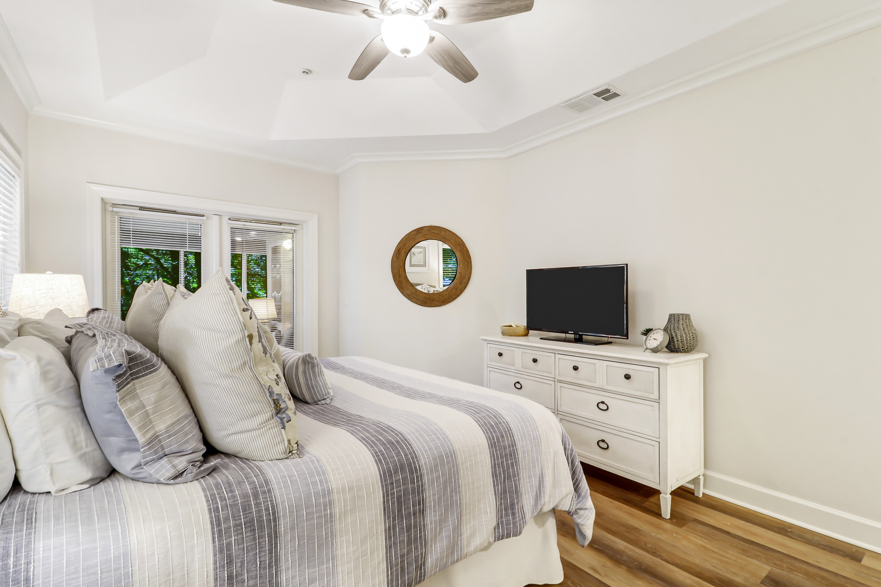 8110 Wendover Dunes | Bedroom 2 w/ King bed & balcony access
