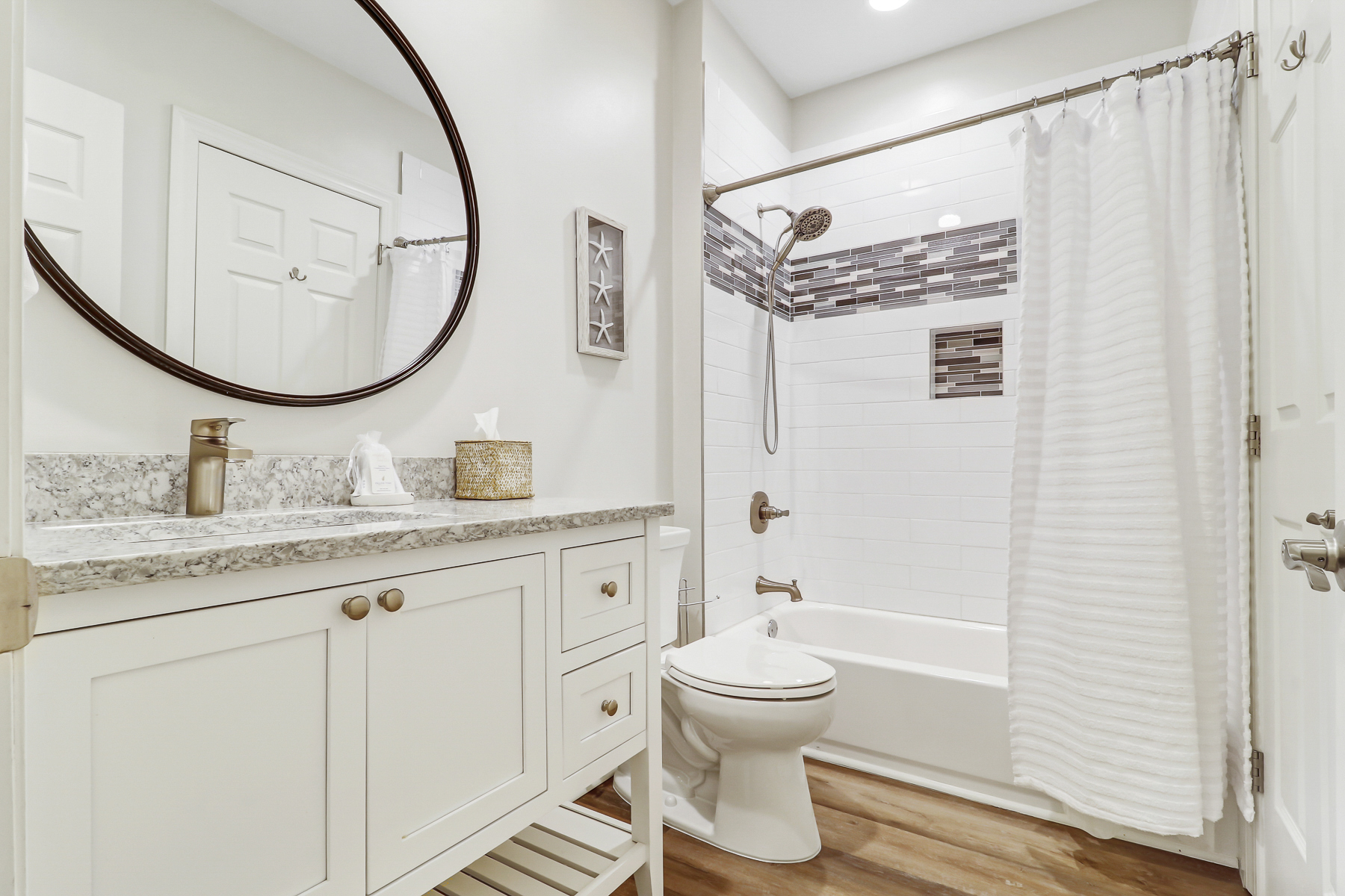 8110 Wendover Dunes | Bedroom 3 Full Bathroom
