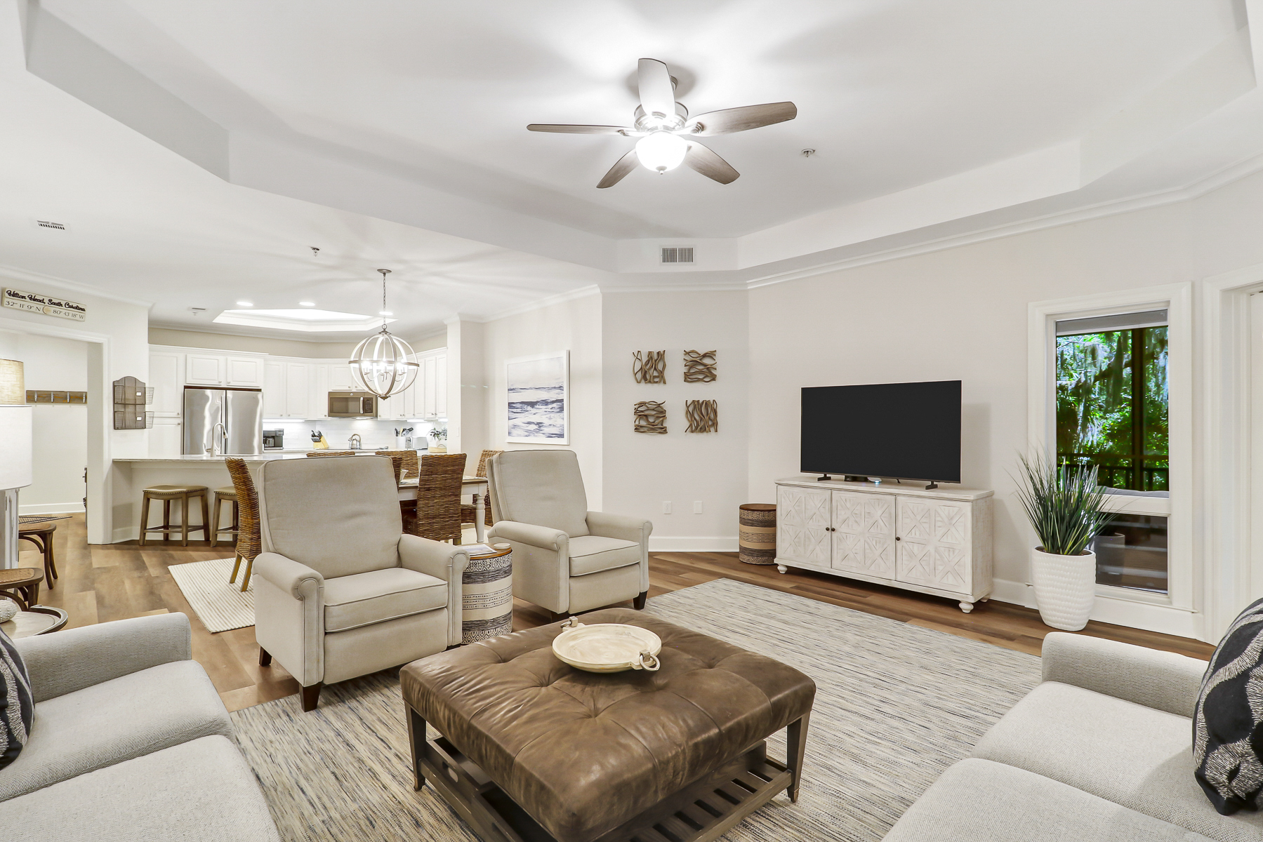 8110 Wendover Dunes | Spacious living room