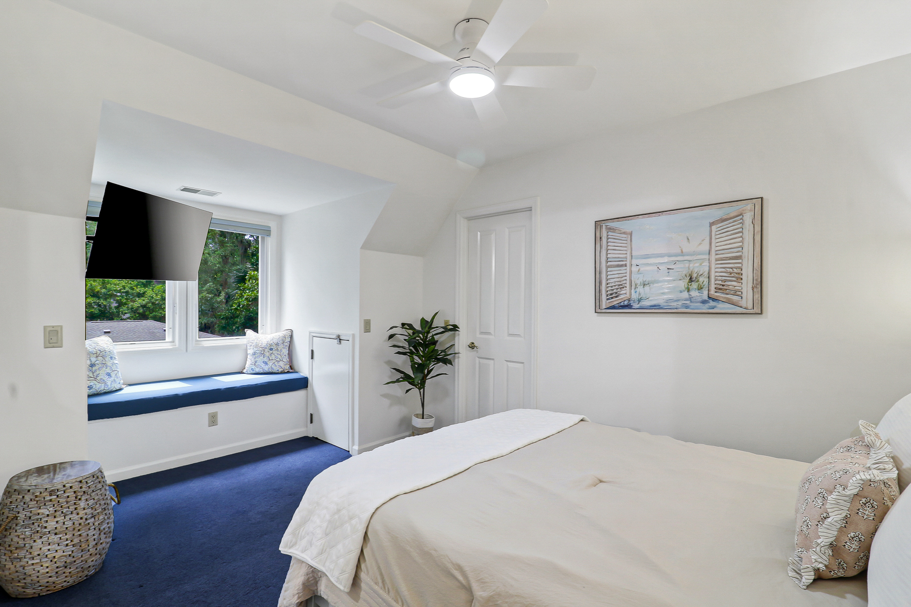 6 Gunnery | Bedroom 4 Queen Bed w/ ensuite bathroom
