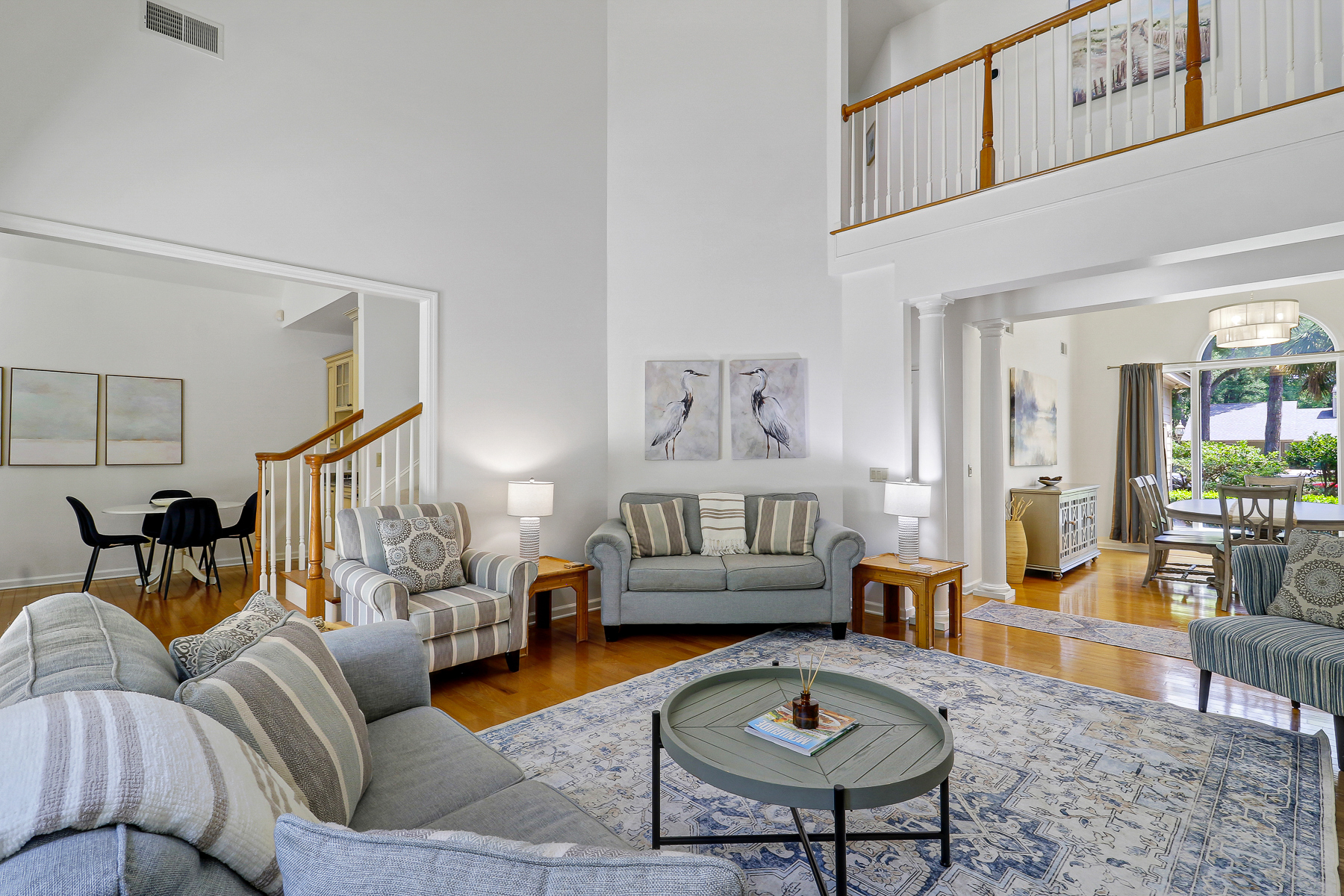 6 Gunnery | Main living room w/ ample seating