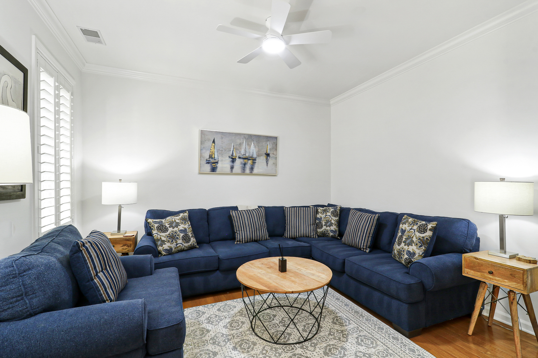 6 Gunnery | Secondary living room w/ tv