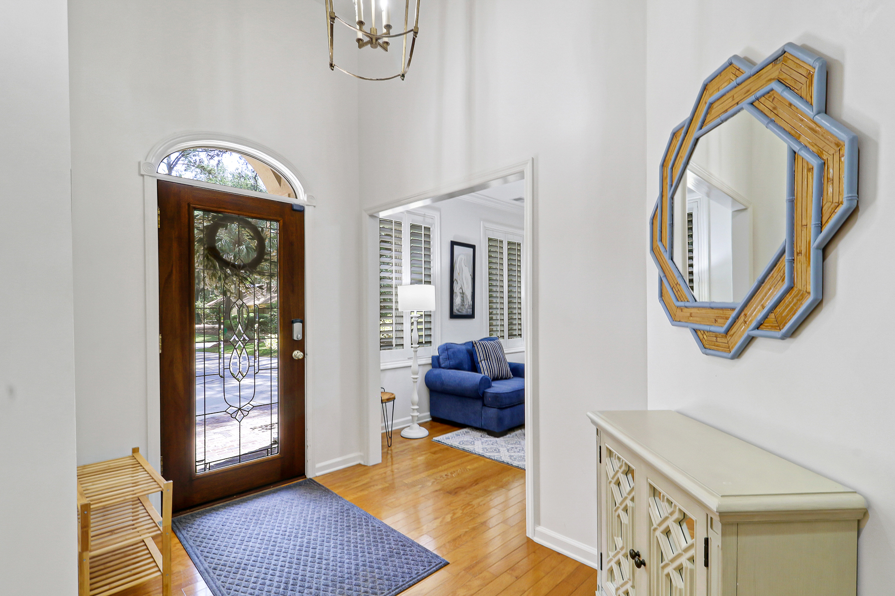 6 Gunnery | Welcoming from entryway
