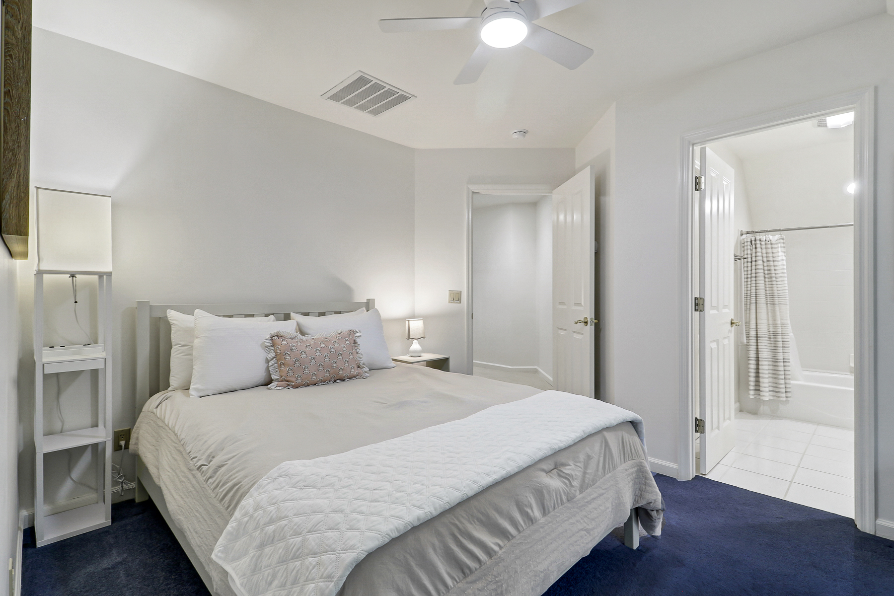 6 Gunnery | Bedroom 4 Queen Bed w/ ensuite bathroom