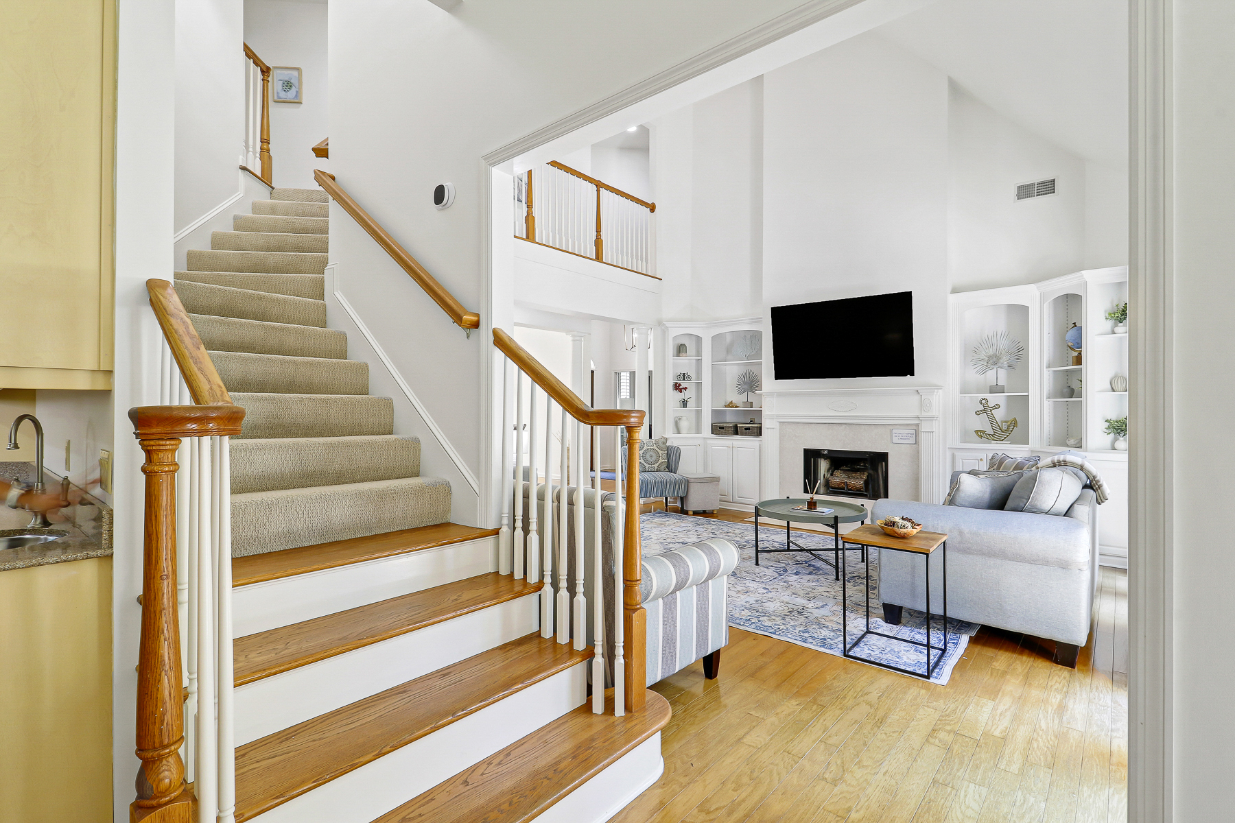 6 Gunnery | Main living room w/ ample seating