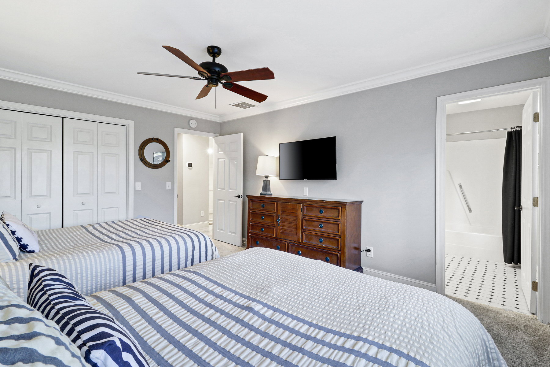 9 Saint George | Bedroom 3 with 2 Queen Beds
