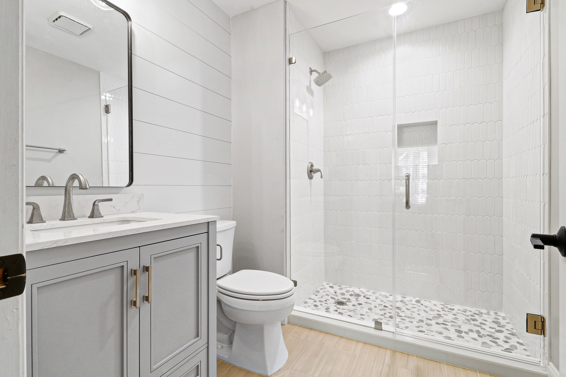 9 Saint George | Bedroom 2 Bathroom