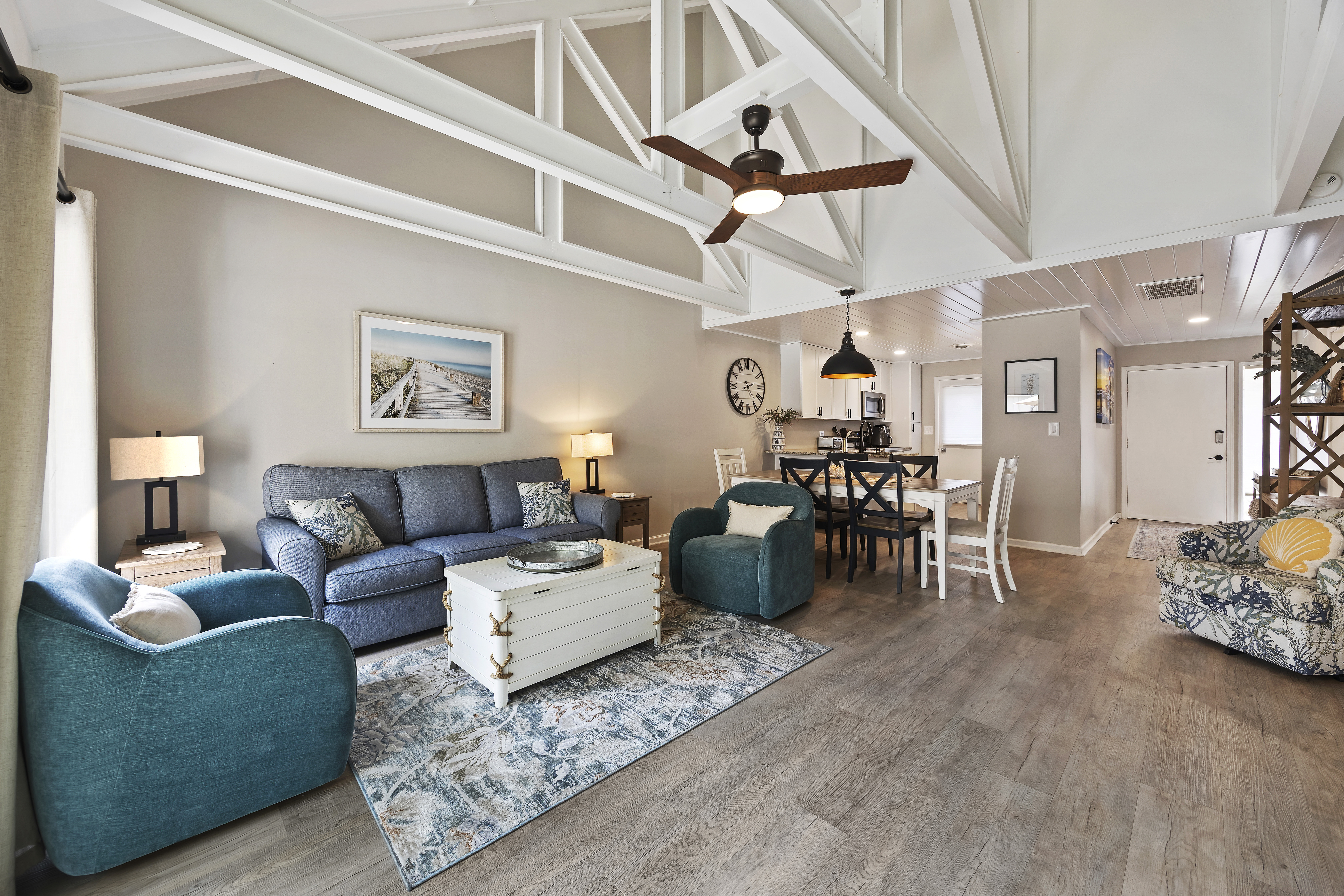 520 Queens Grant | Spacious and bright living room