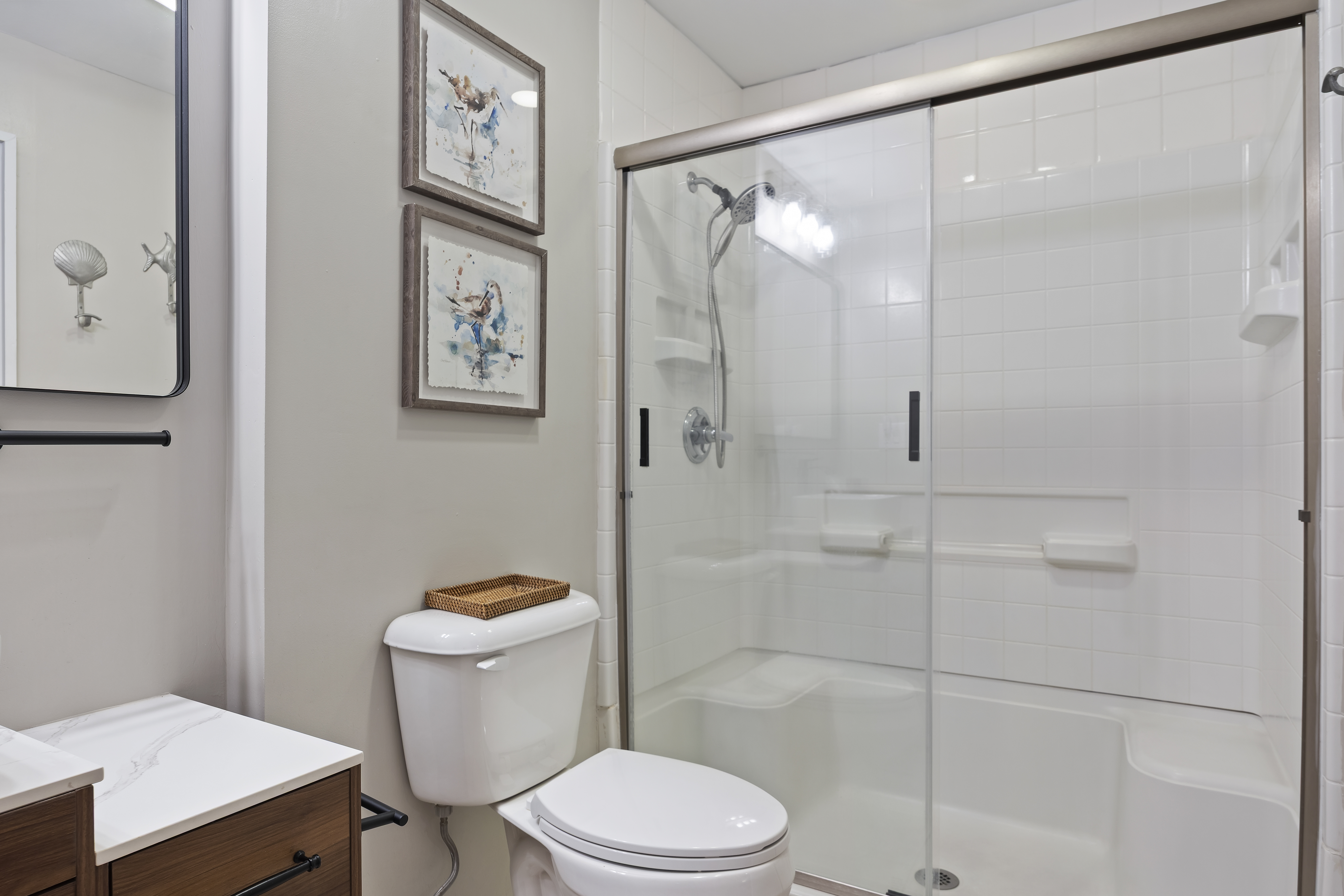 520 Queens Grant | Bedroom 1 Bathroom