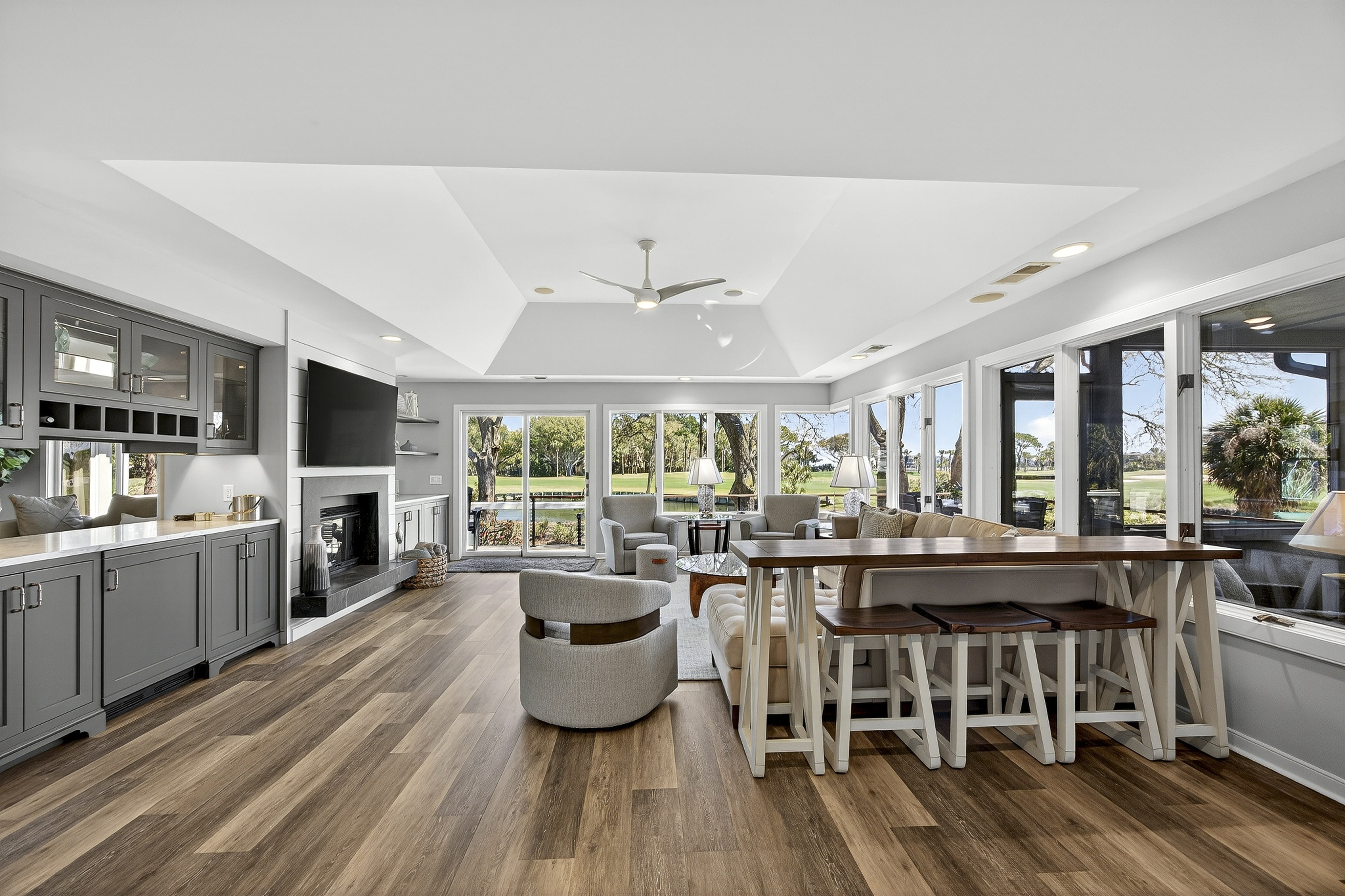 32 Full Sweep | Living Room 2