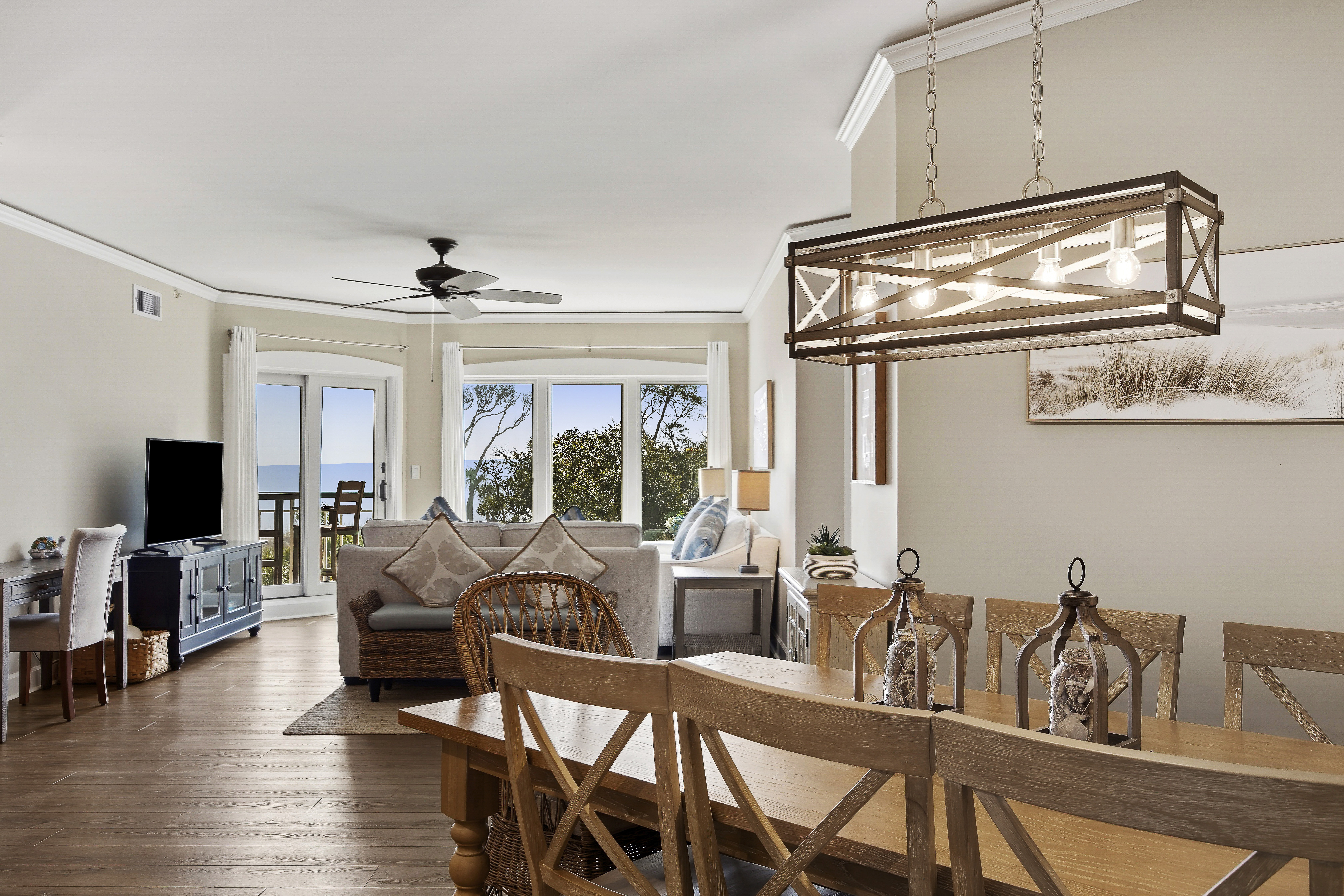 3302 Windsor Court South | Living Area