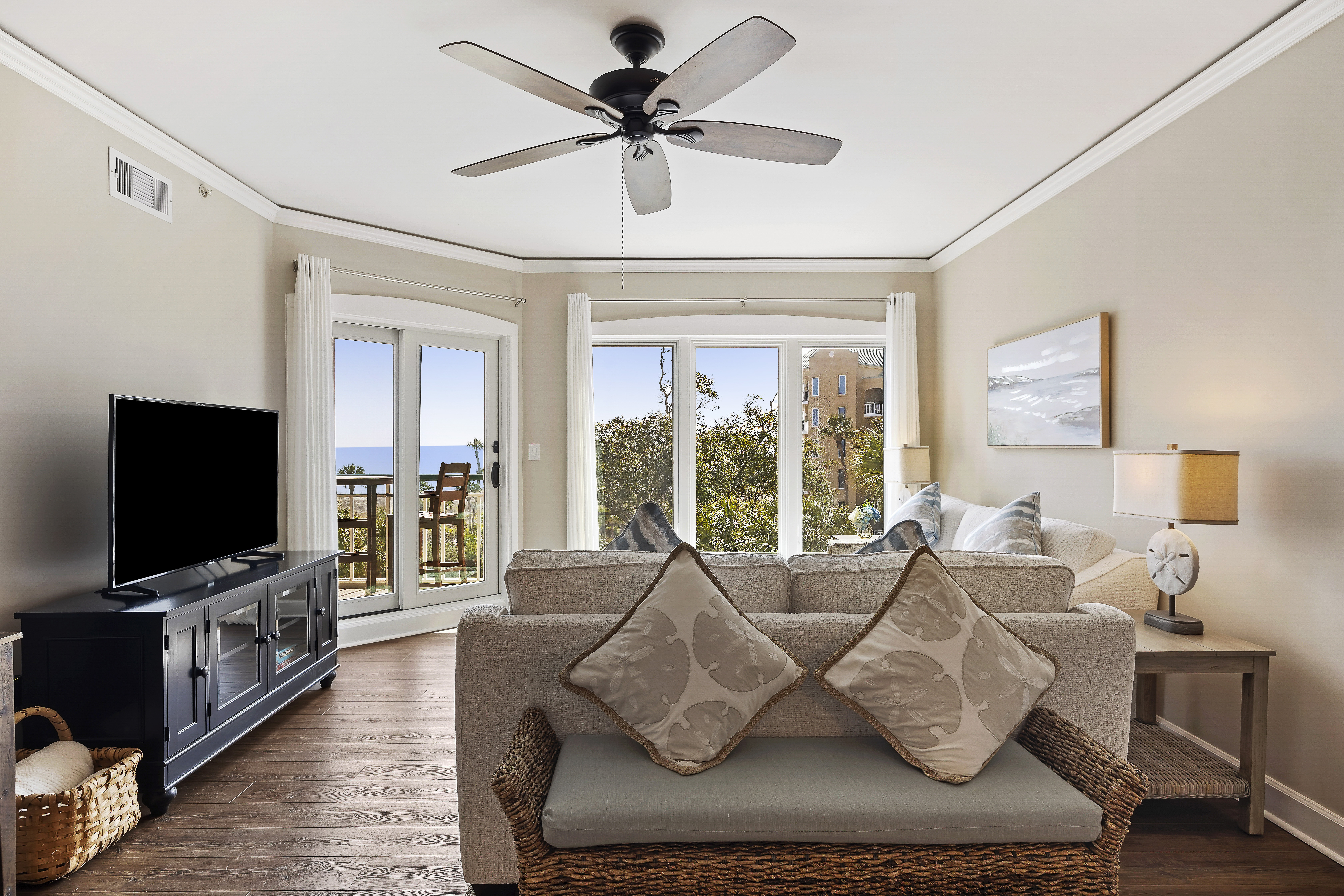 3302 Windsor Court South | Living Room 