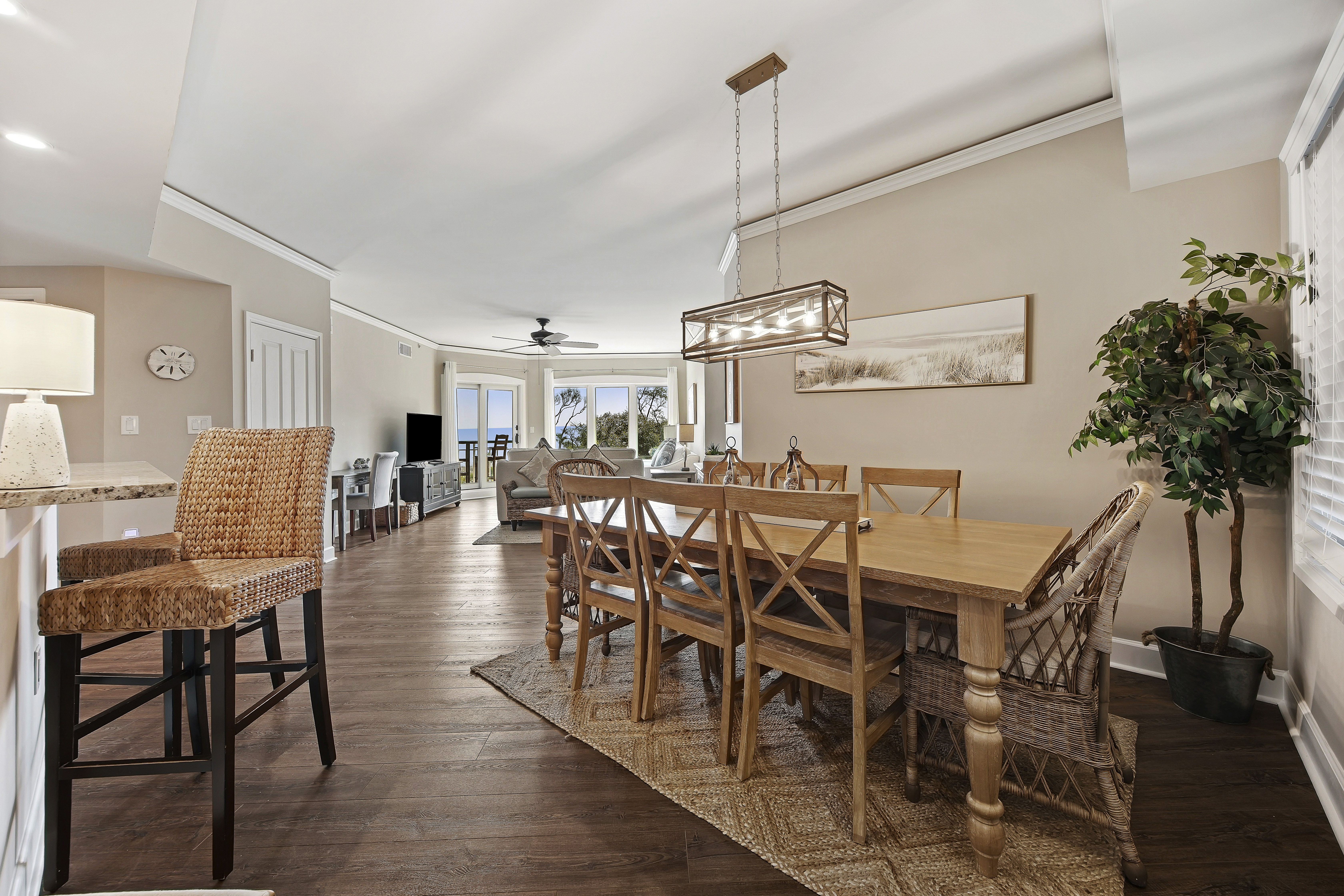 3302 Windsor Court South | Living Area