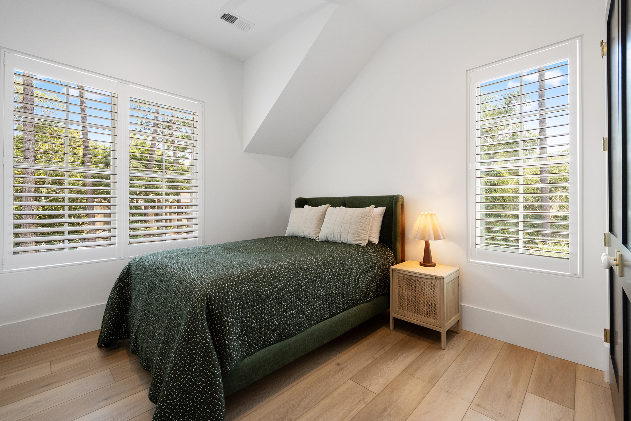 49 Sea Lane | Bedroom 4 Queen bed w/ shared bathroom 