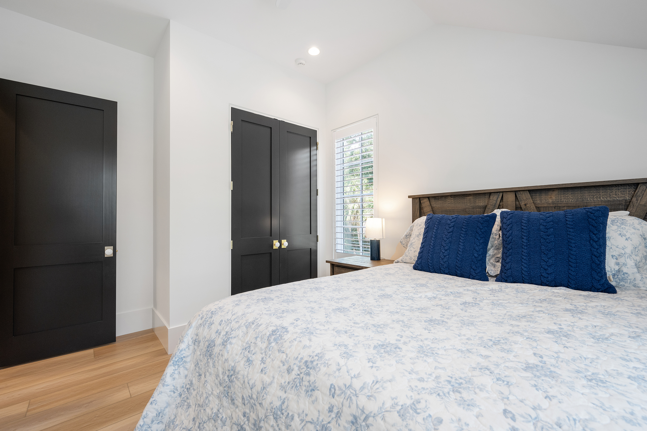 49 Sea Lane | Bedroom 6 Queen bed w/ ensuite bathroom