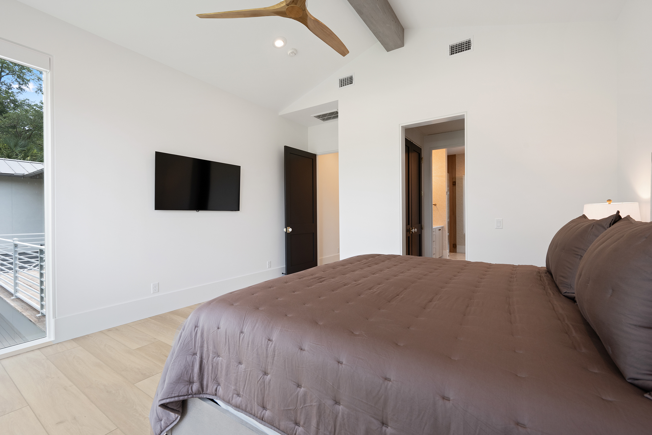 49 Sea Lane | Bedroom 1 King Bed w/ ensuite bathroom