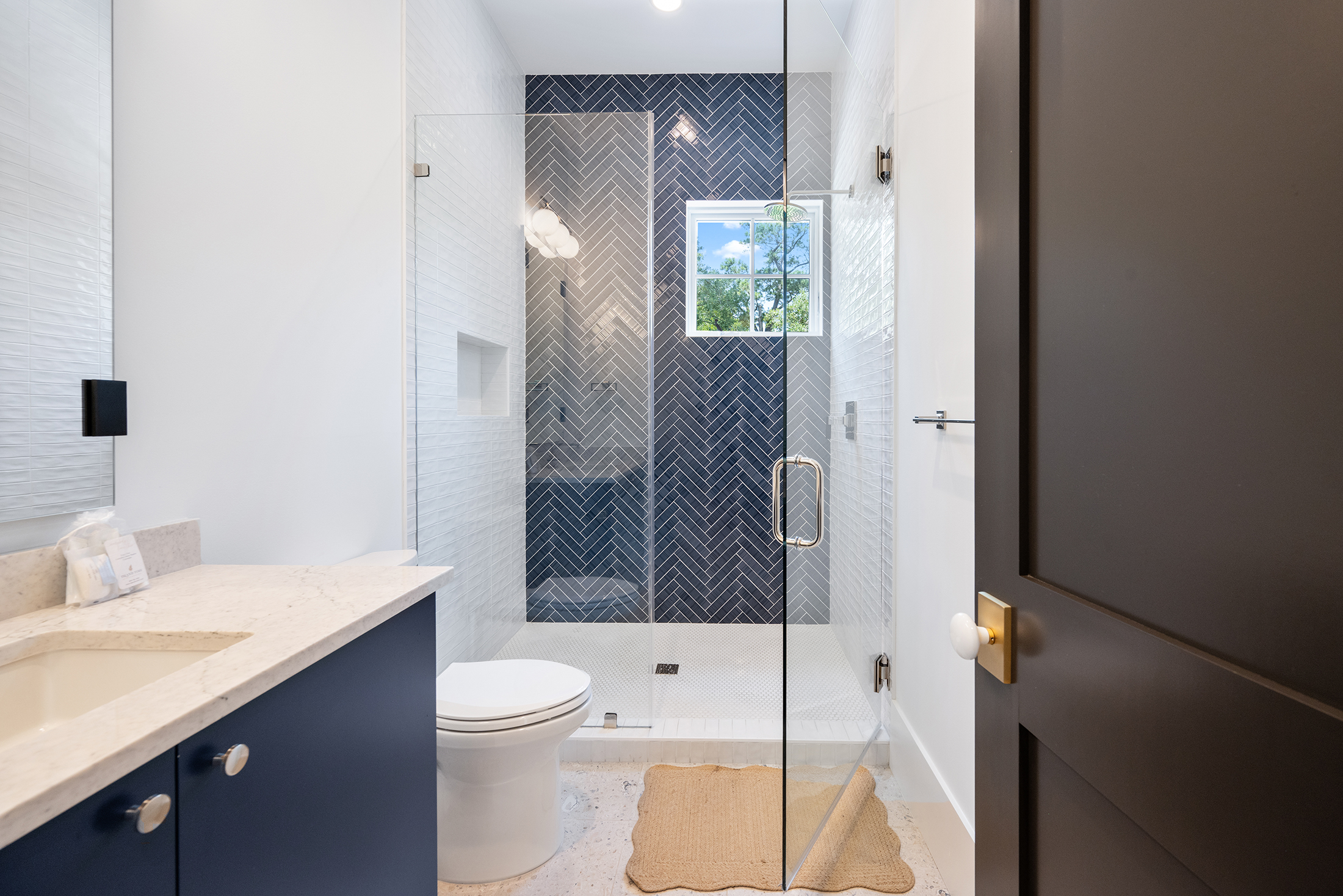 49 Sea Lane | Bedroom 6 full bathroom