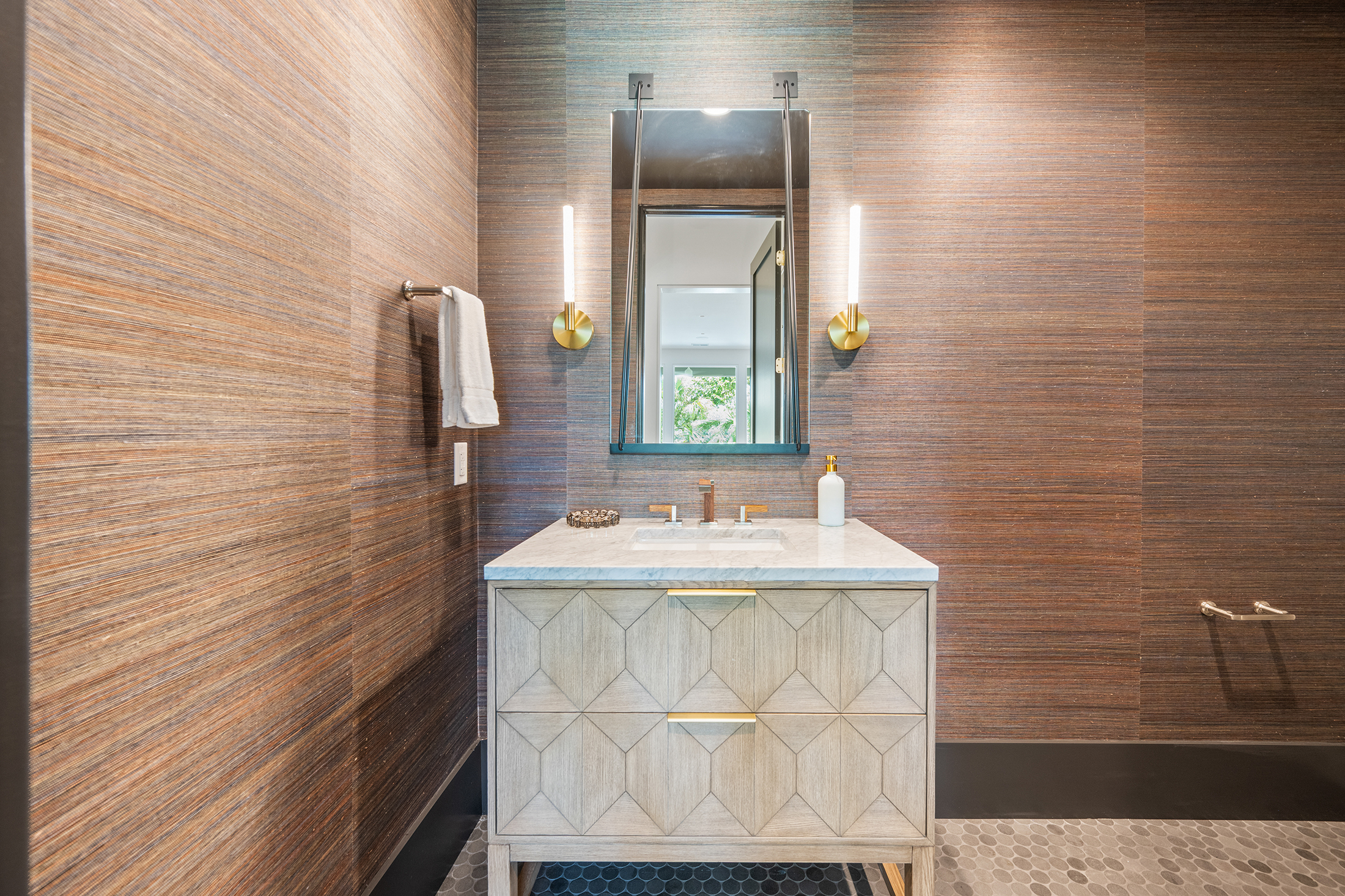 49 Sea Lane | Main floor half bathroom