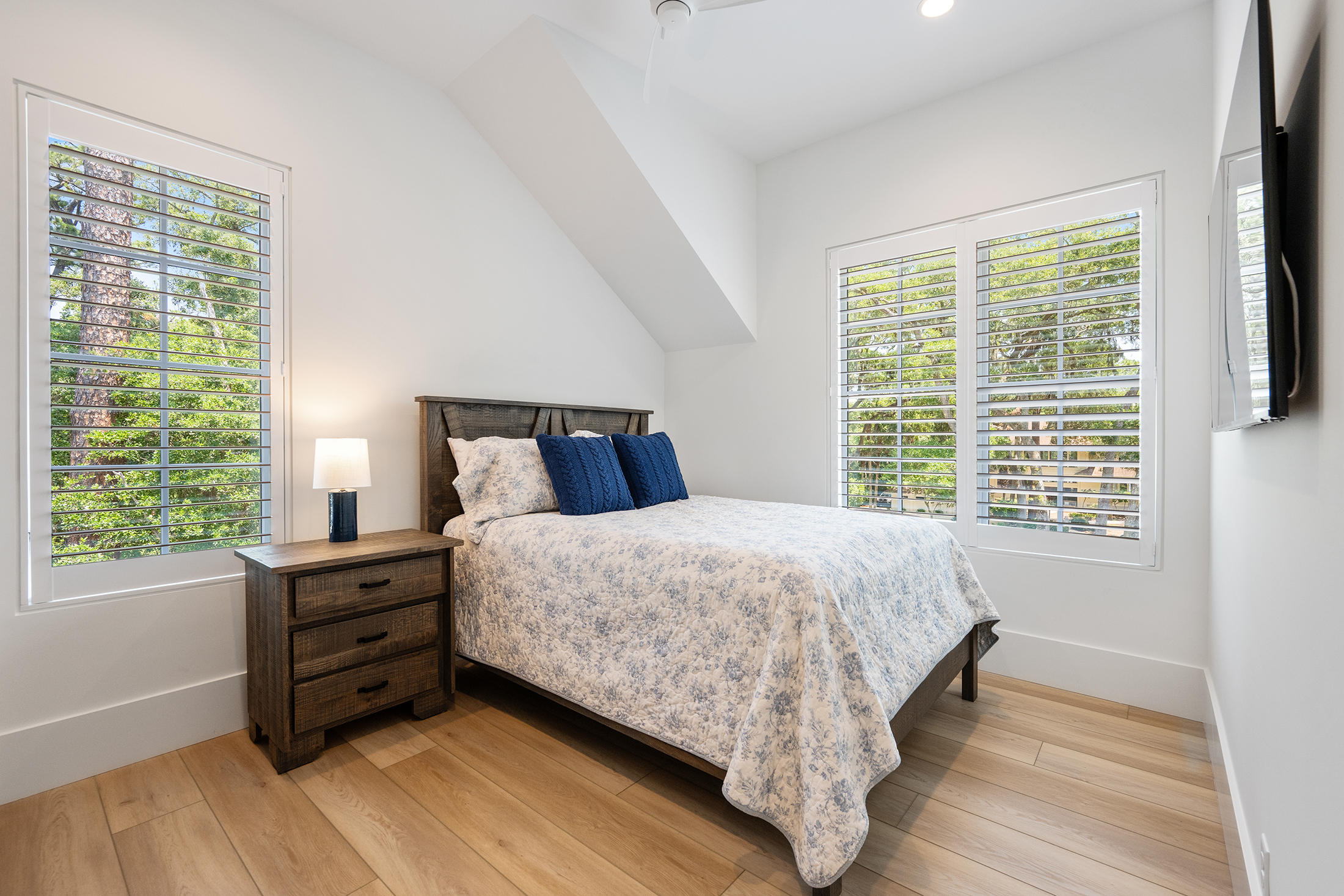 49 Sea Lane | Bedroom 6 Queen bed w/ ensuite bathroom