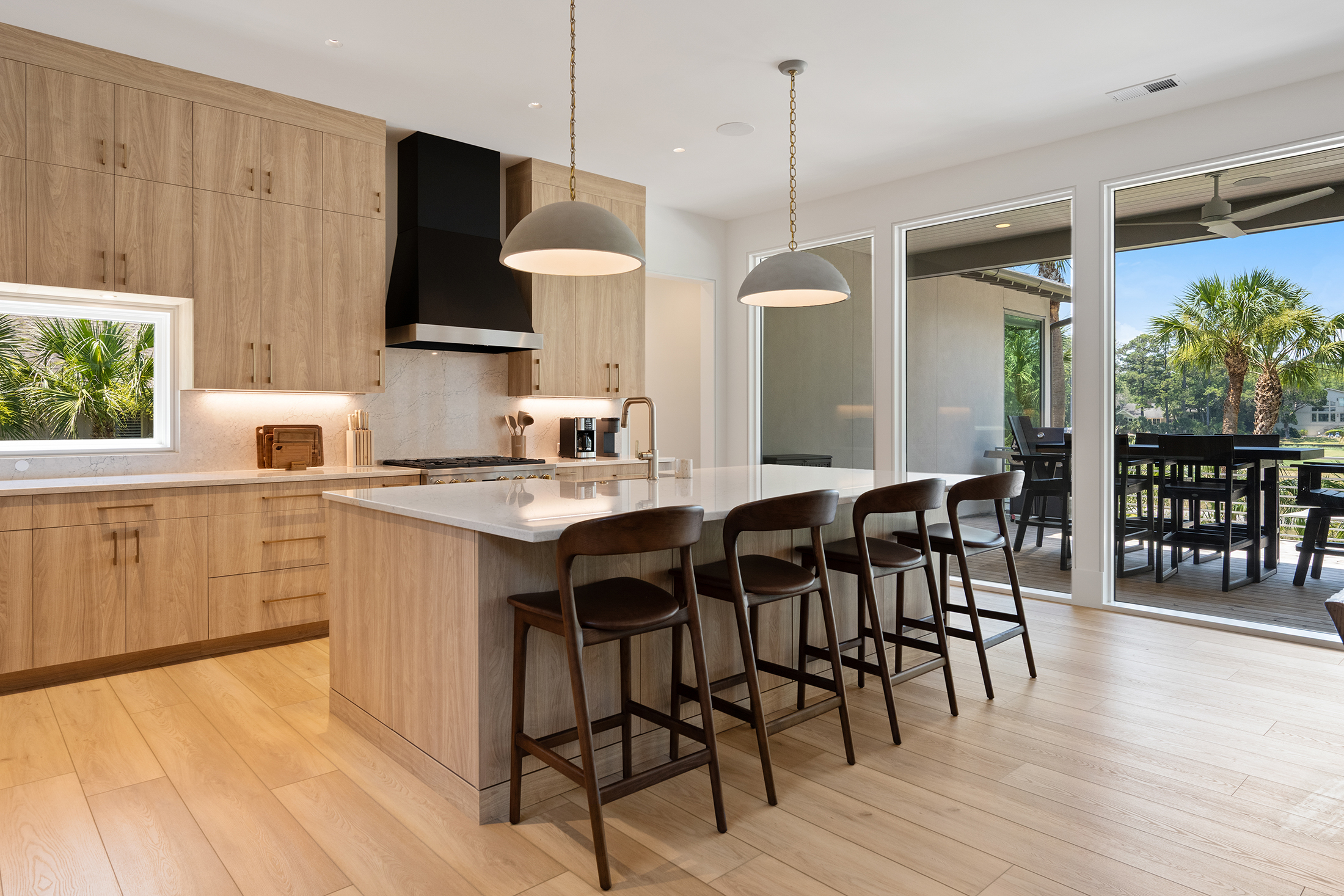 49 Sea Lane | Stunning Kitchen w/ high end appliances 
