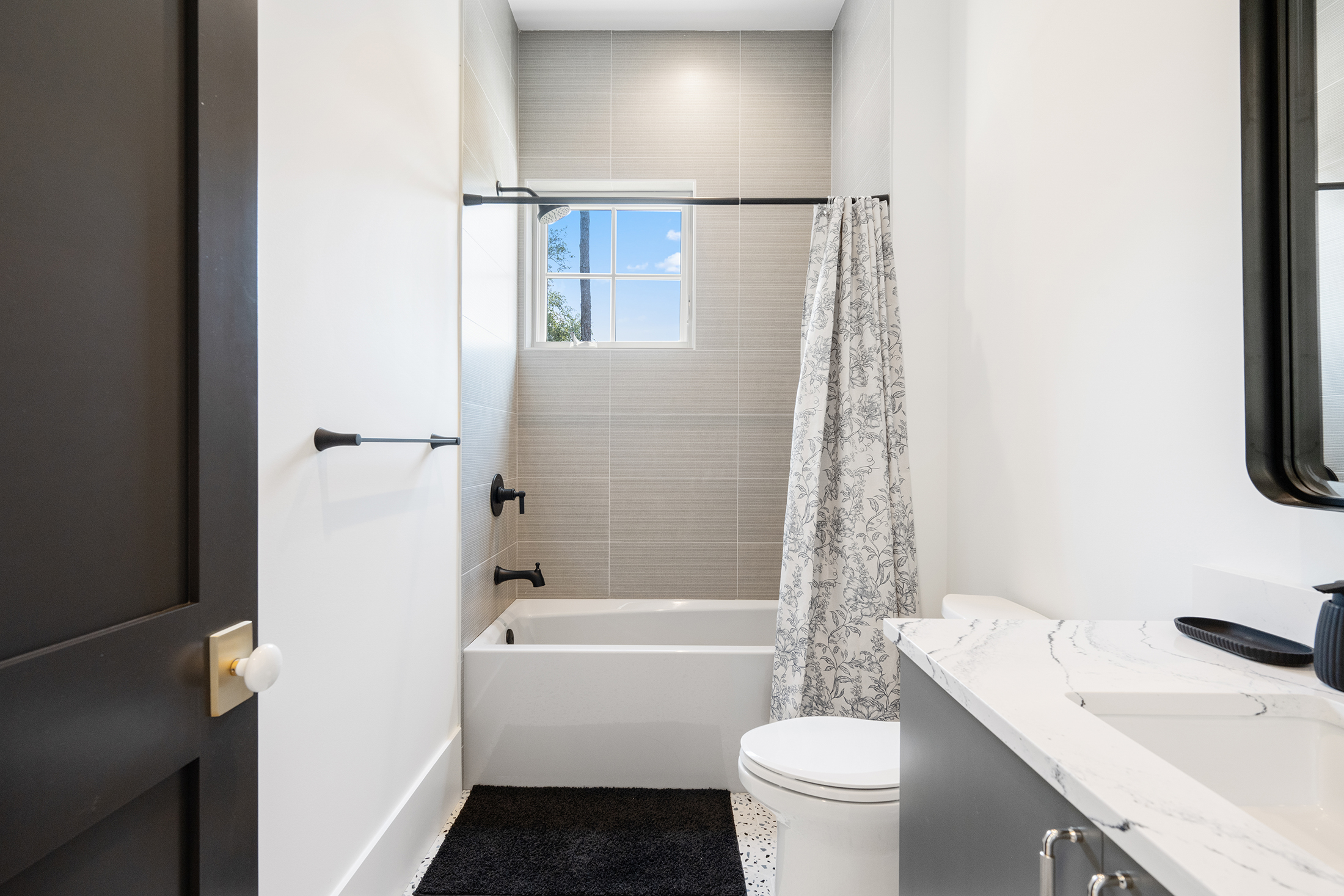 49 Sea Lane | Bedrooms 4 & 5 shared bathroom