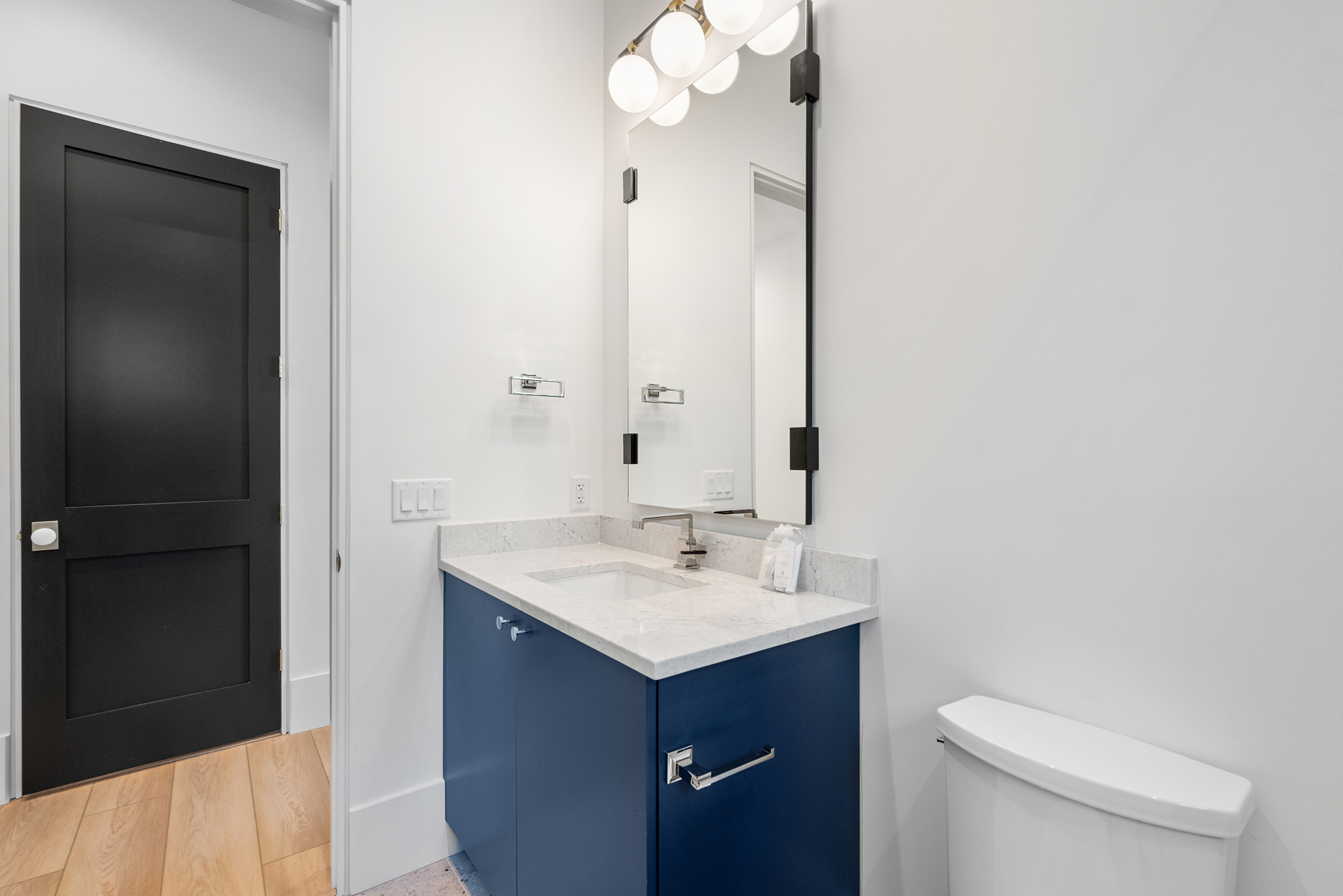 49 Sea Lane | Bedroom 6 full bathroom