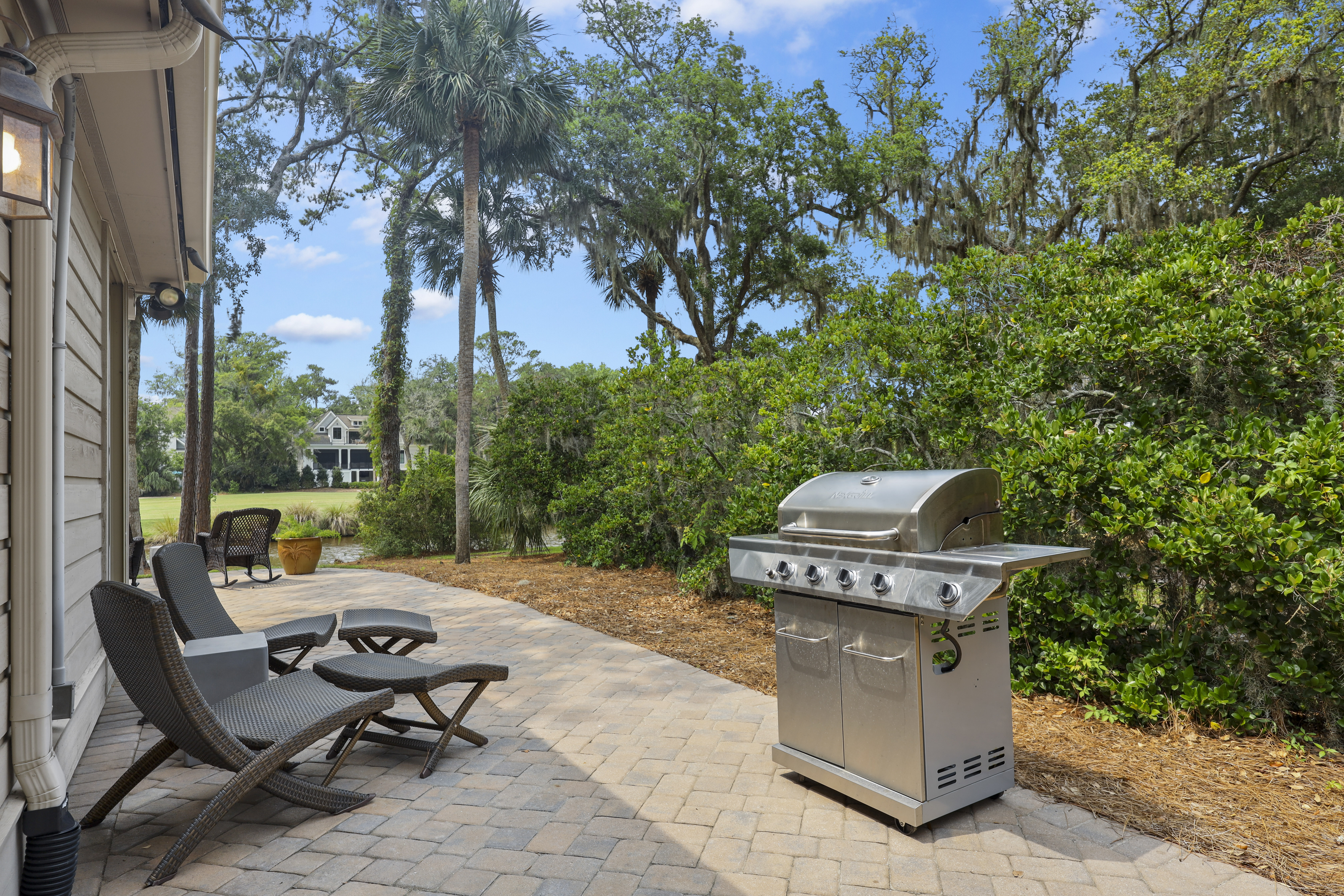 8 Beach Lagoon | Grill