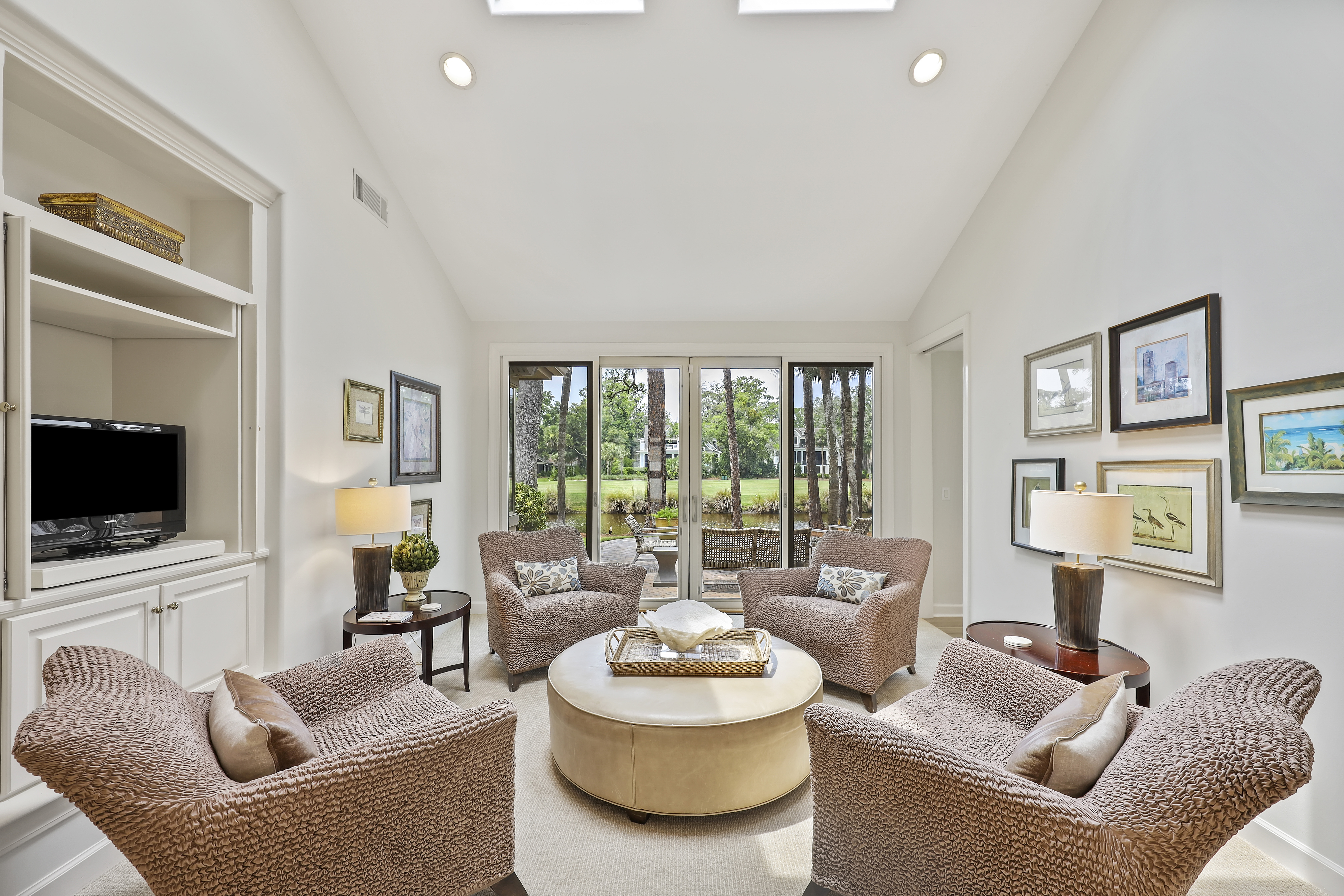 8 Beach Lagoon | Living Room