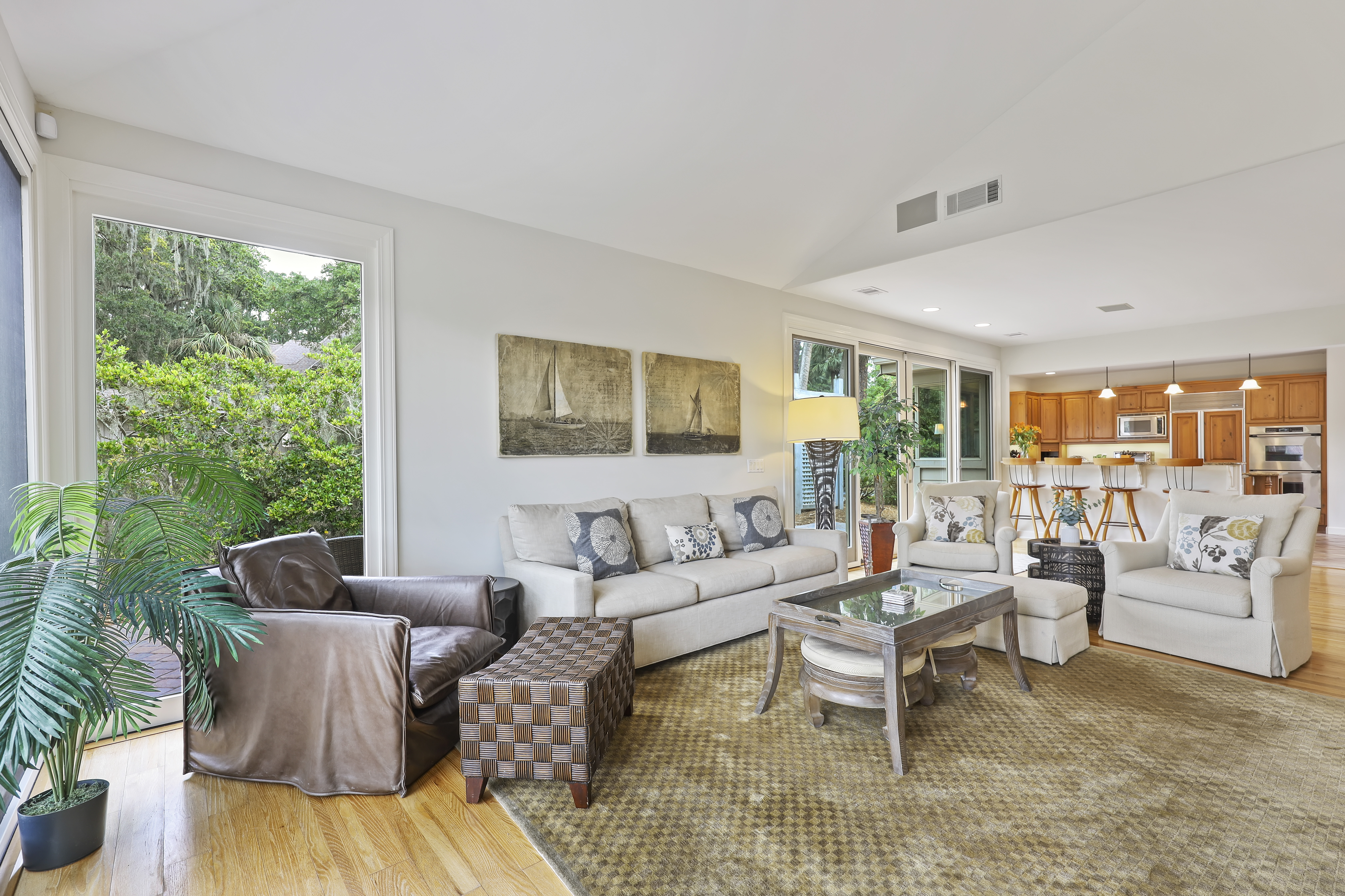 8 Beach Lagoon | Living Room