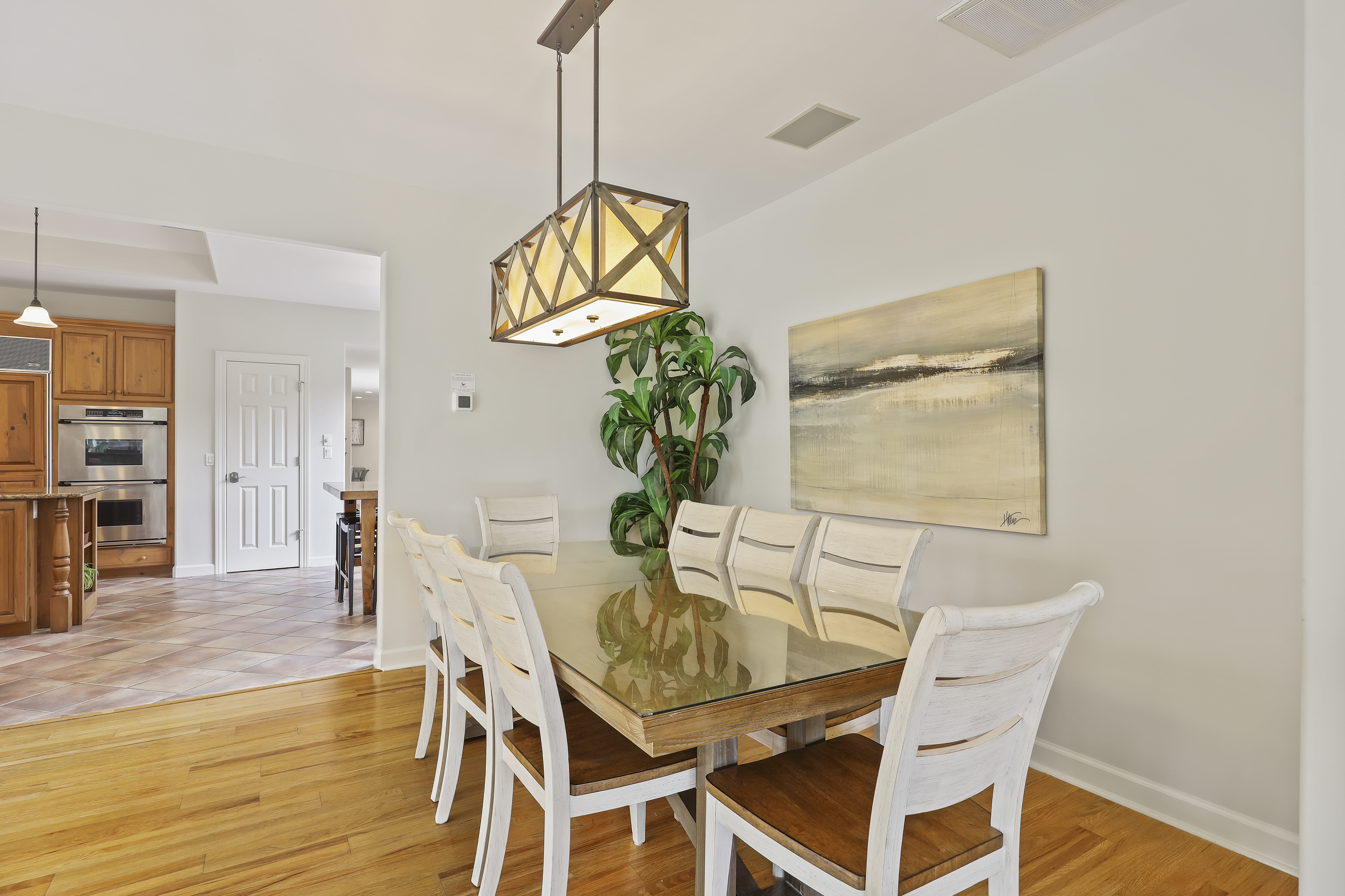 8 Beach Lagoon | Dining Table