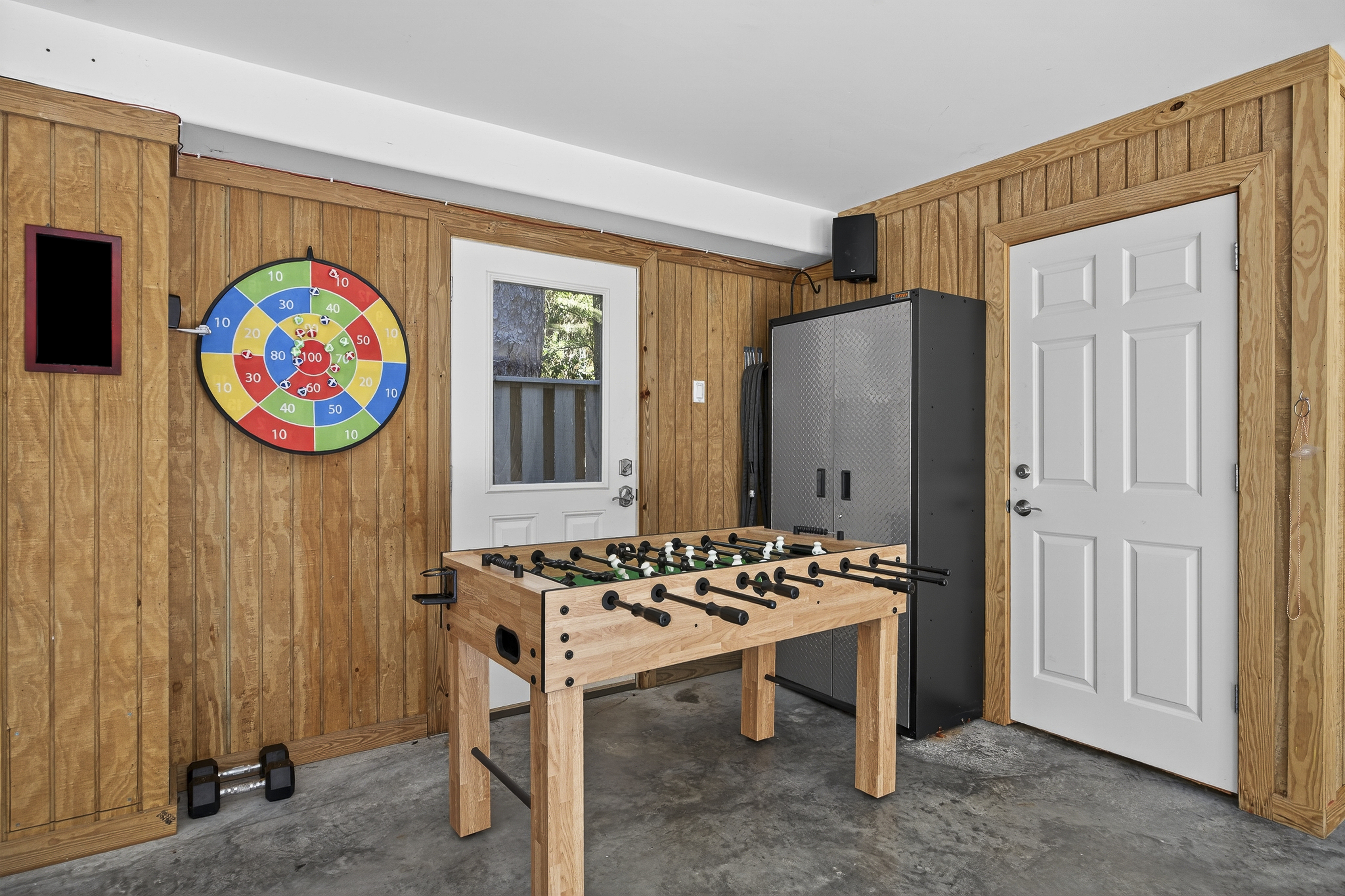 8 Beach Lagoon | Game room w/ ping-pong, foosball & more!