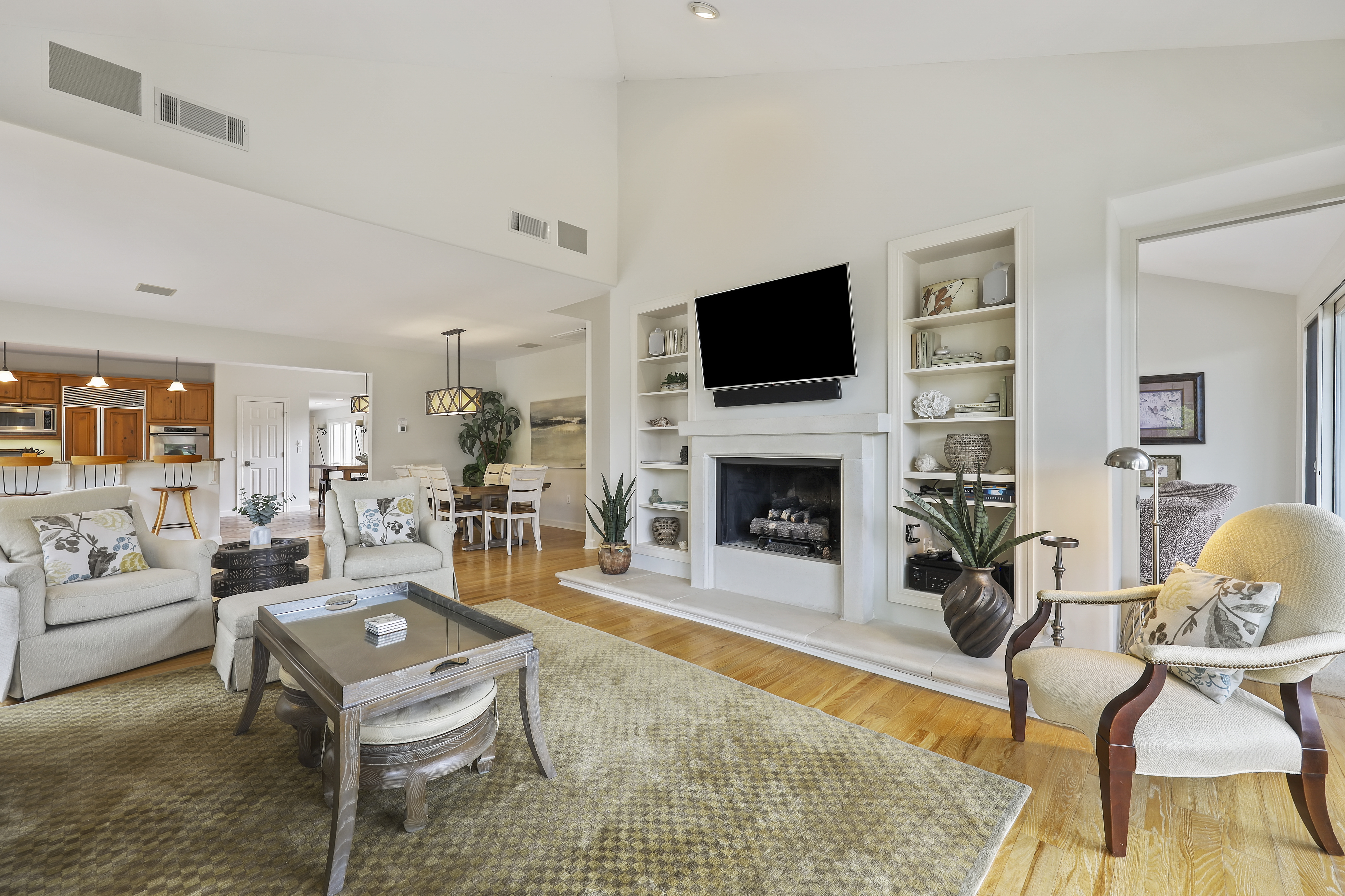8 Beach Lagoon | Living Room