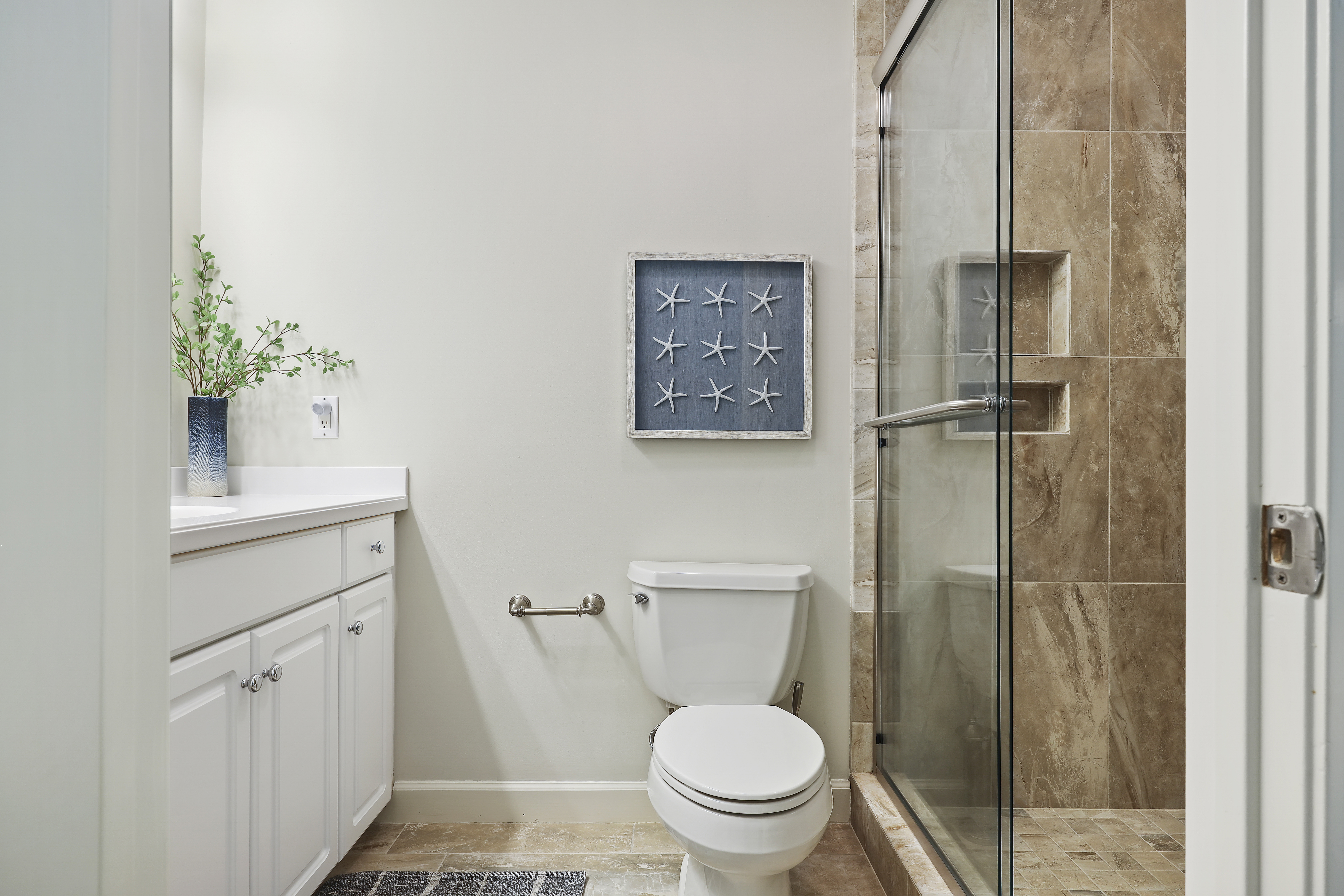 8 Beach Lagoon | Bedroom 2 Bathroom