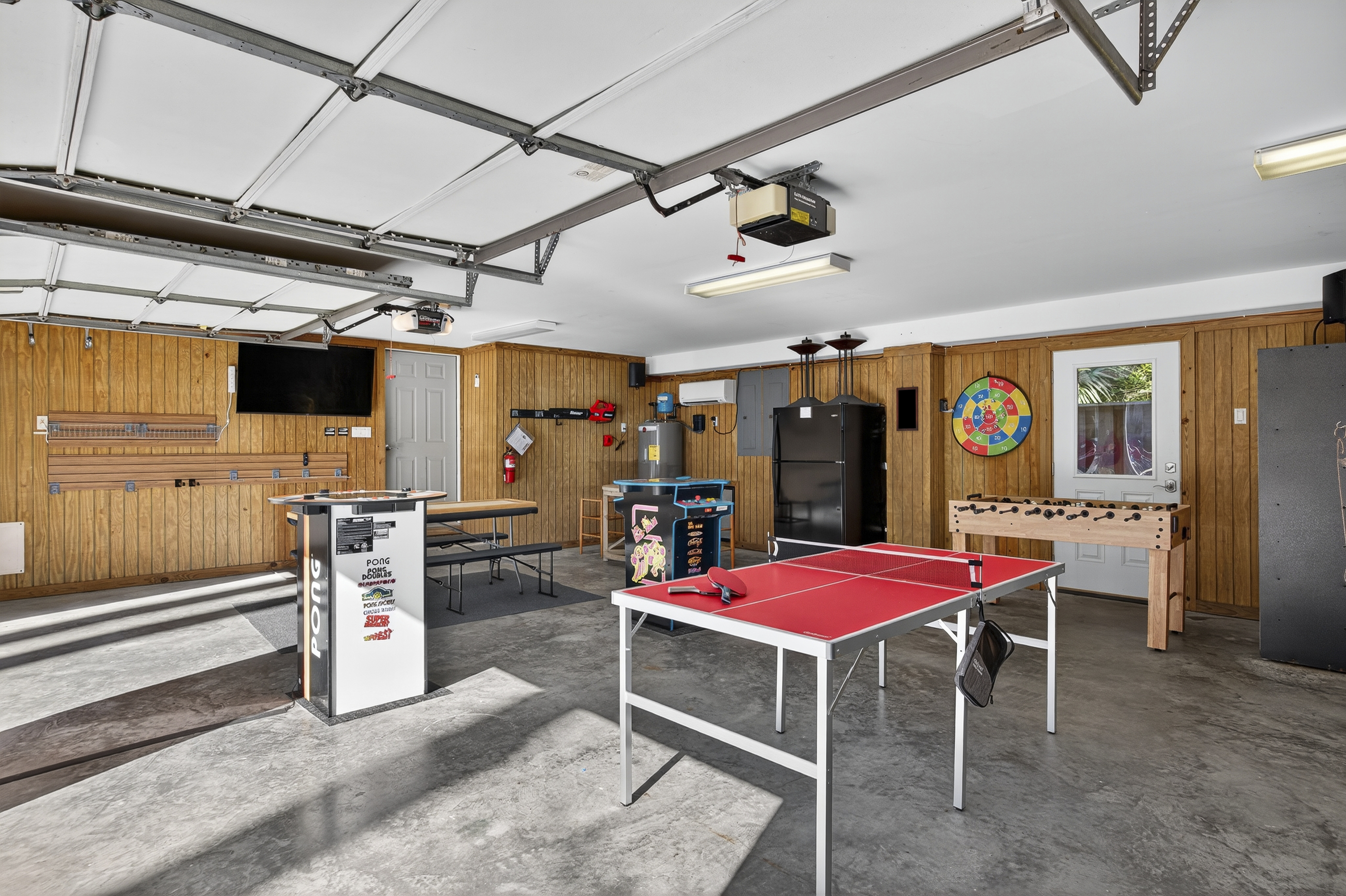 8 Beach Lagoon | Game room w/ ping-pong, foosball & more!