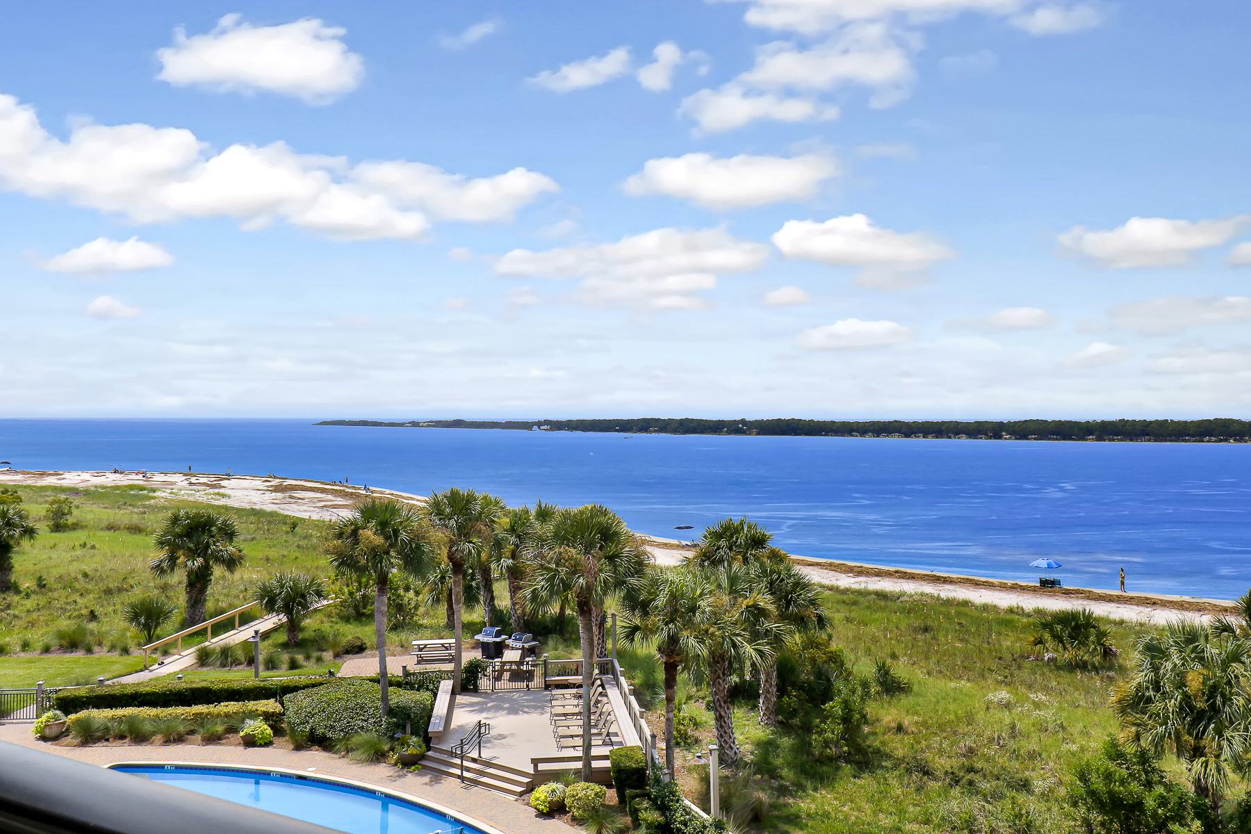 1922 South Beach Club | Wake up to a sunrise on the Sound