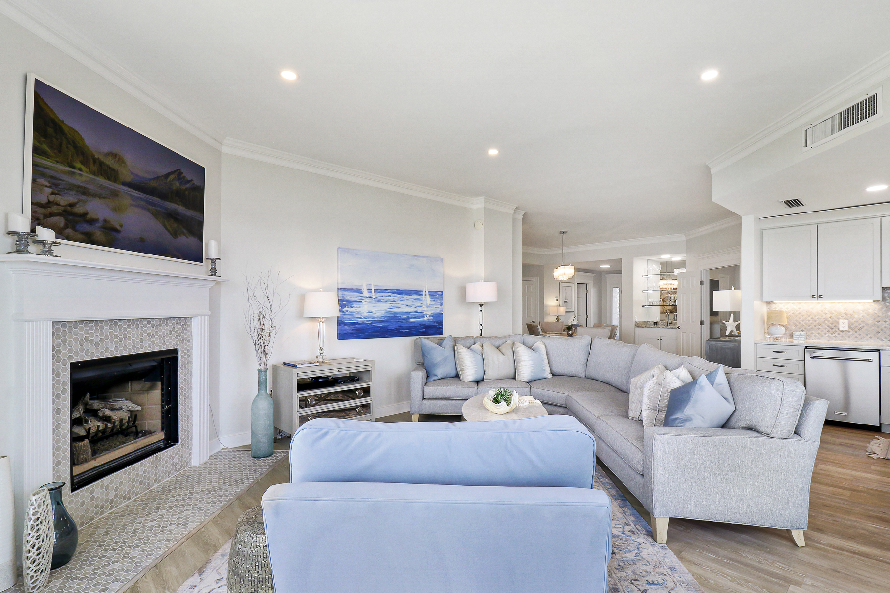 1922 South Beach Club | Stunning living space with amazing view