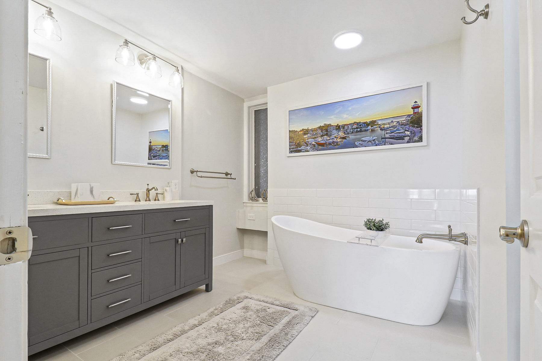 1922 South Beach Club | Bedroom 3 bath with tub & double vanity