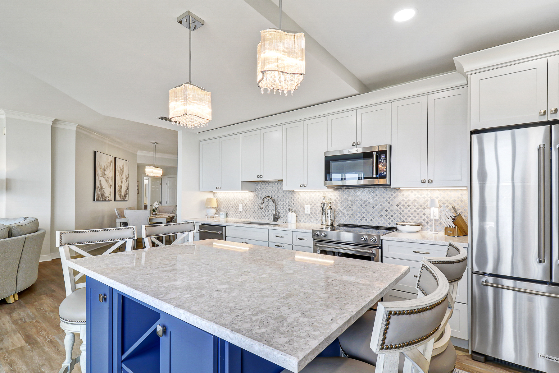 1922 South Beach Club | Open kitchen, coffee bar, balcony access