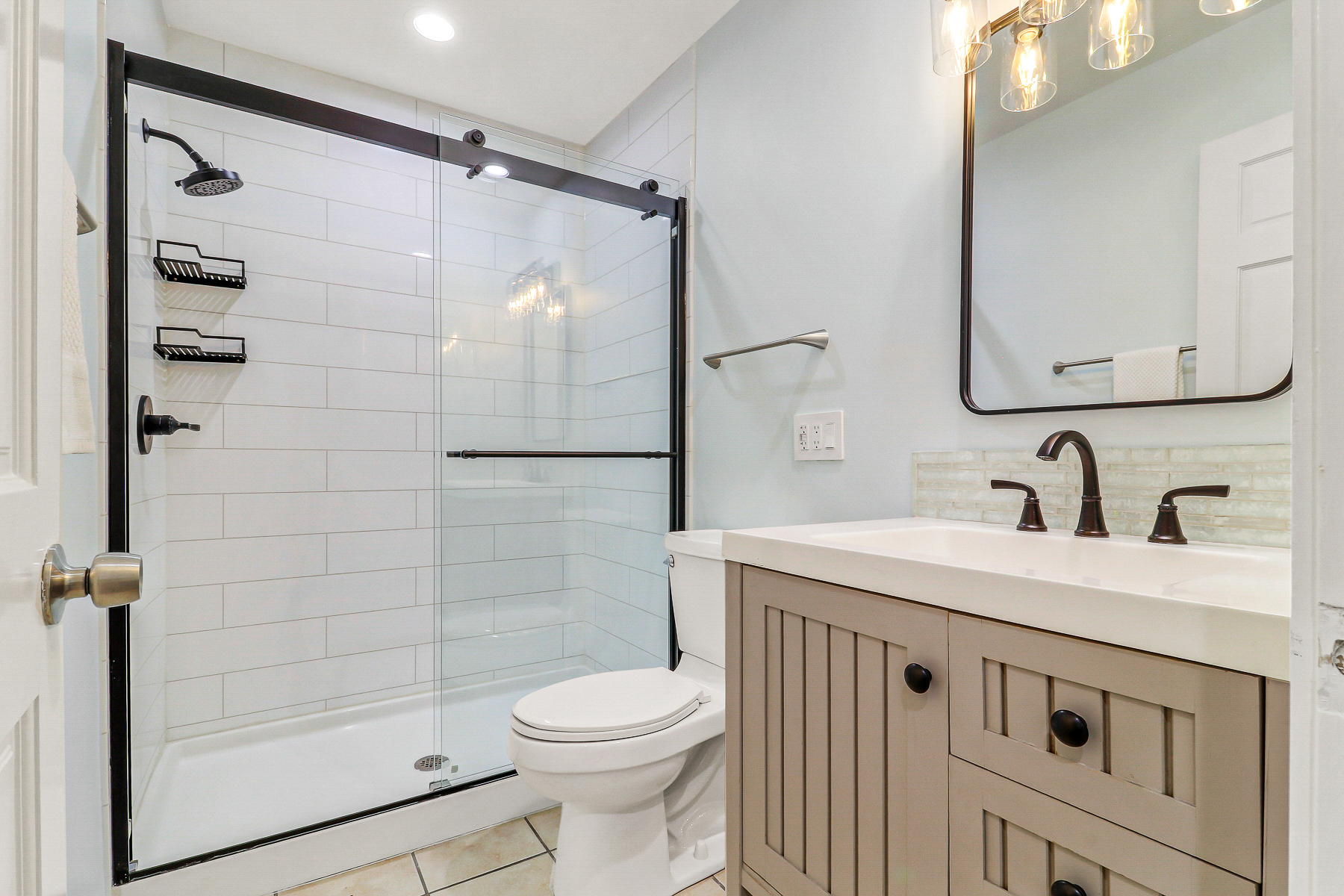 1 Indigo Lane | Full Bathroom