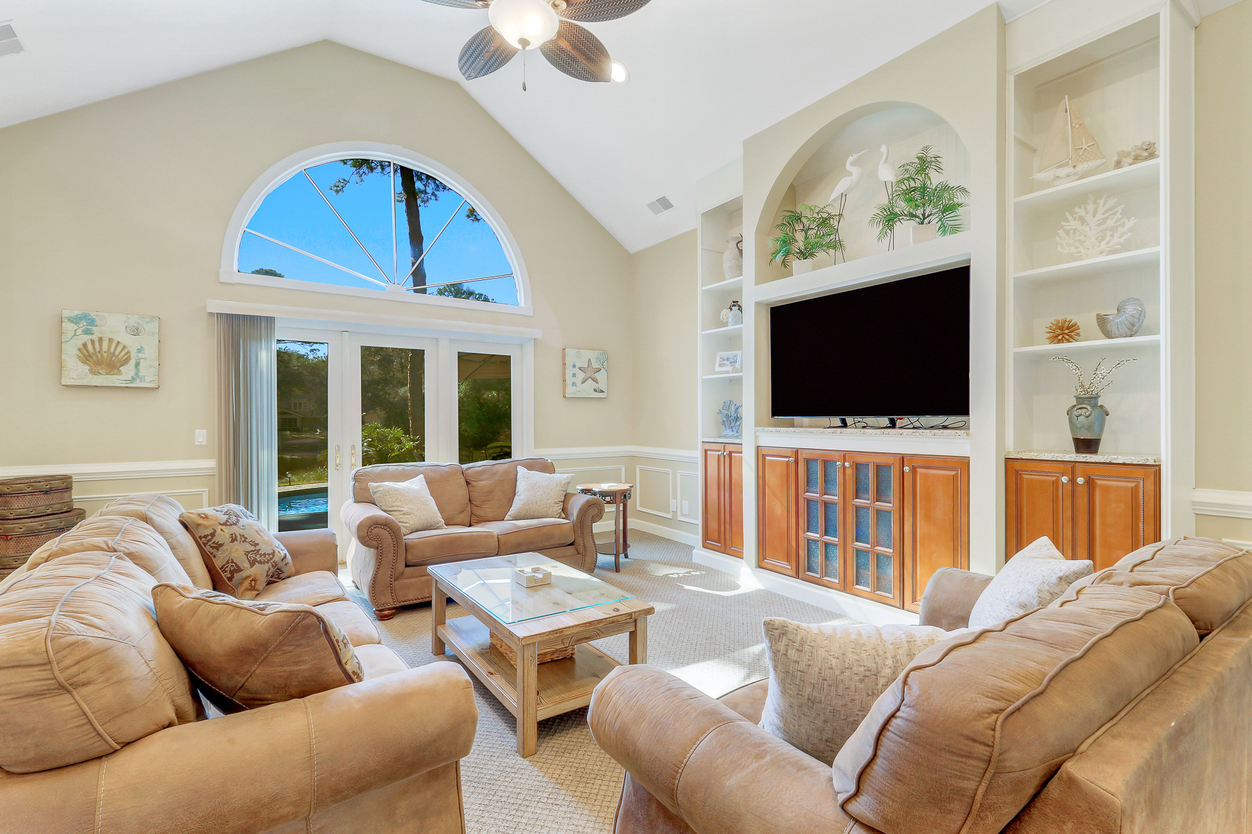 2 Full Sweep | Bright main living with vaulted ceiling and seati