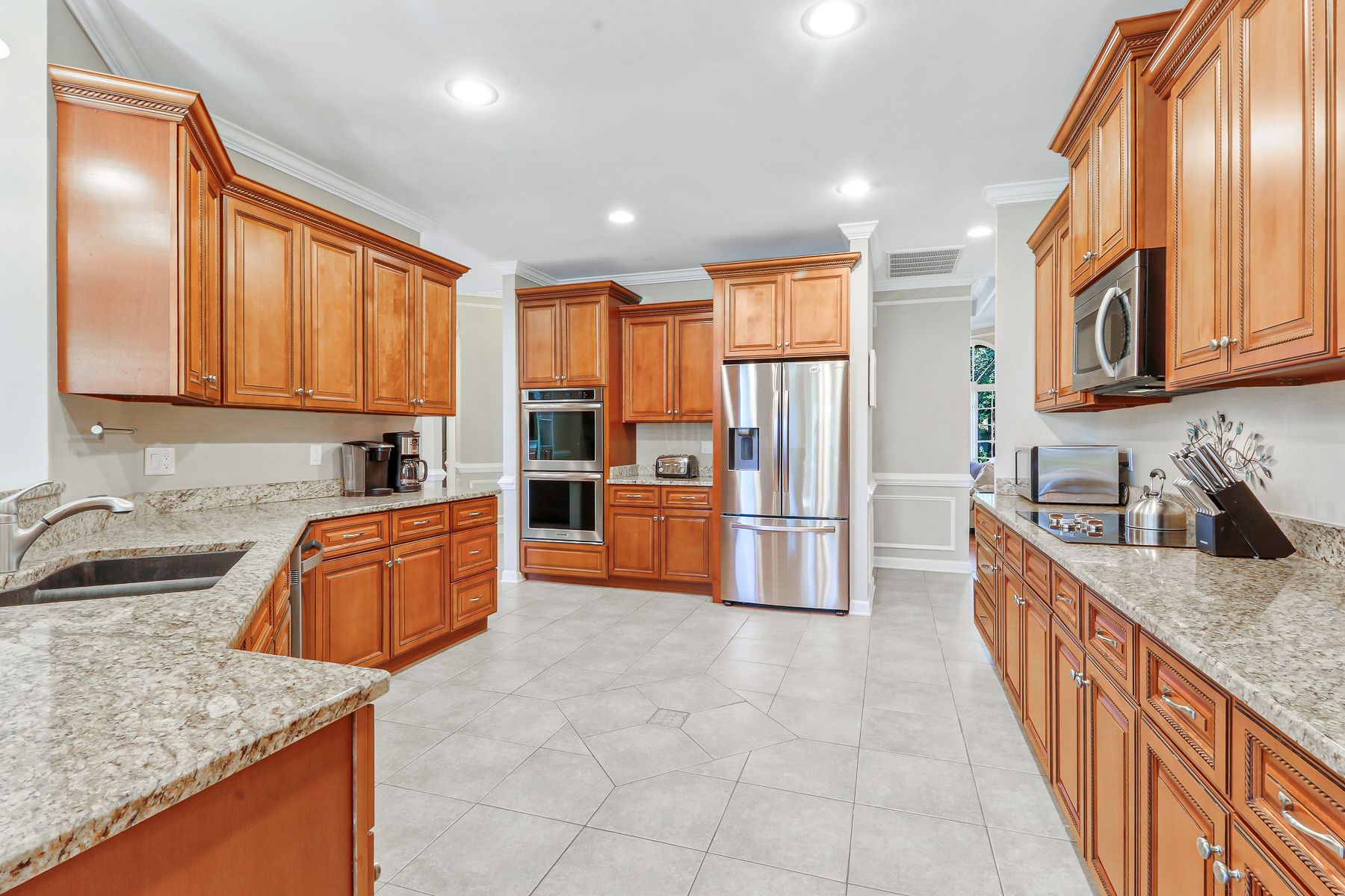 72 Full Sweep | Spacious kitchen with stainless steel appliances