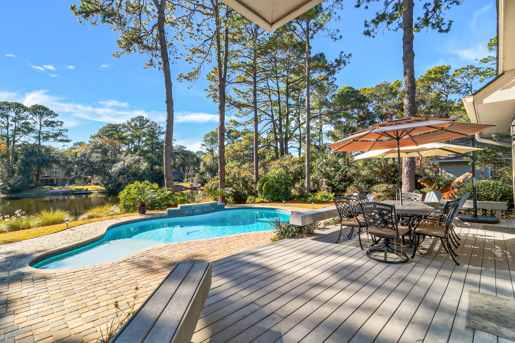 72 Full Sweep | huge pool w/ lounge chairs for relaxation